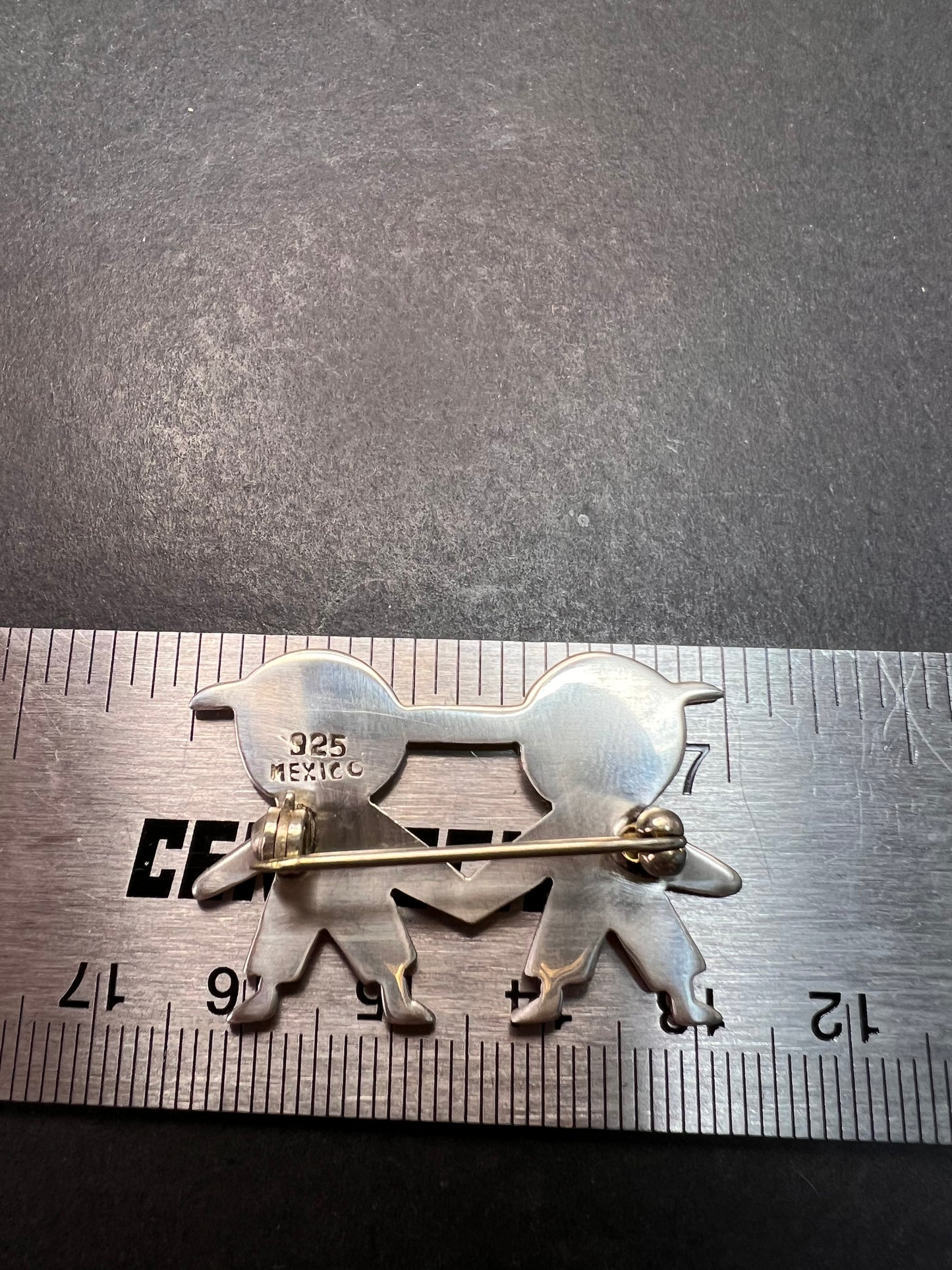 Vintage 925 sterling silver kids holding hands pin