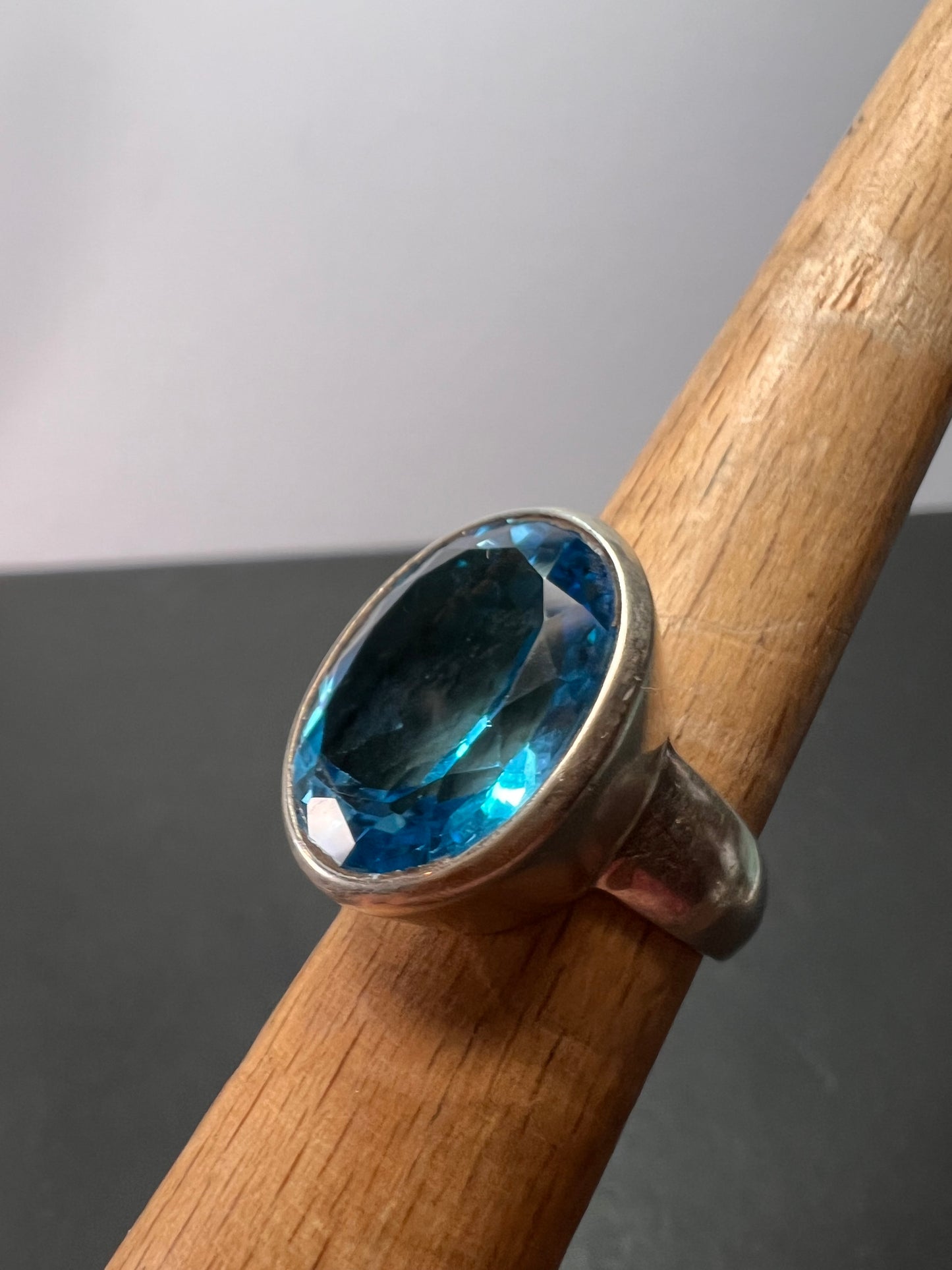 NEW Blue topaz sterling silver ring size 7.5 / 12.43 grams