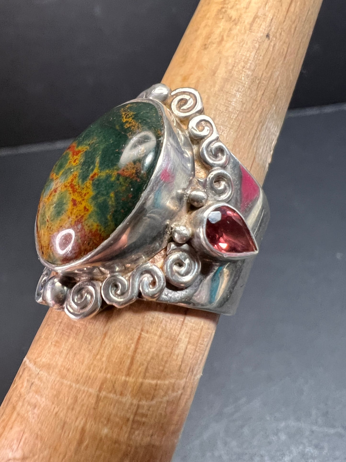 Sajen bloodstone and garnet sterling silver ring size 6