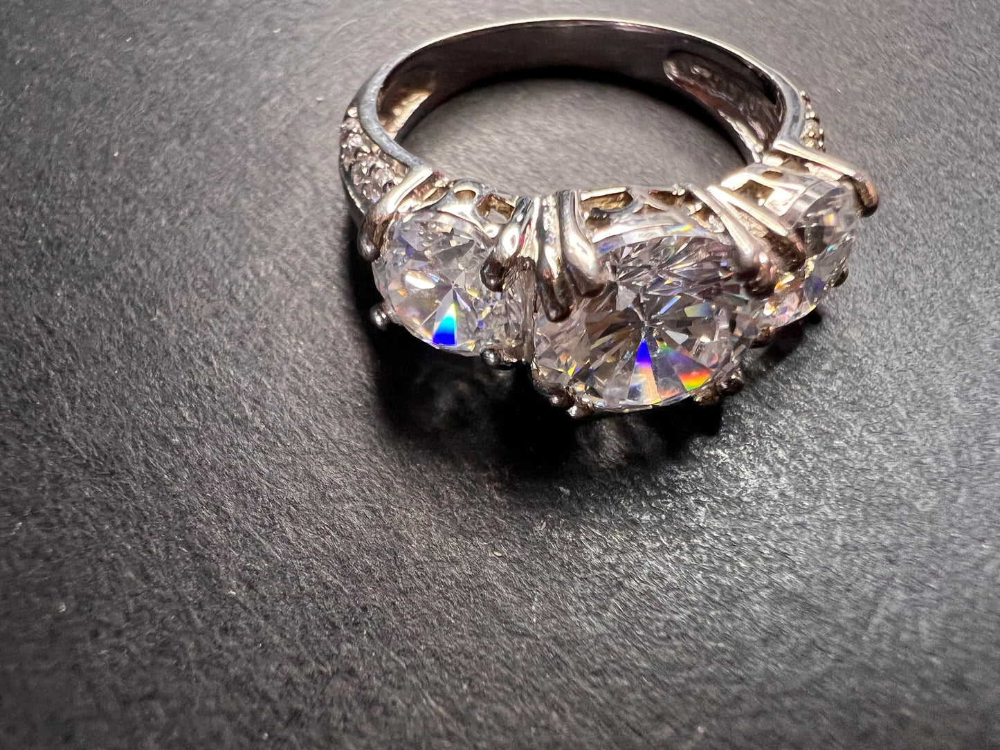 Vintage 3 stone CZ sterling silver ring size 7