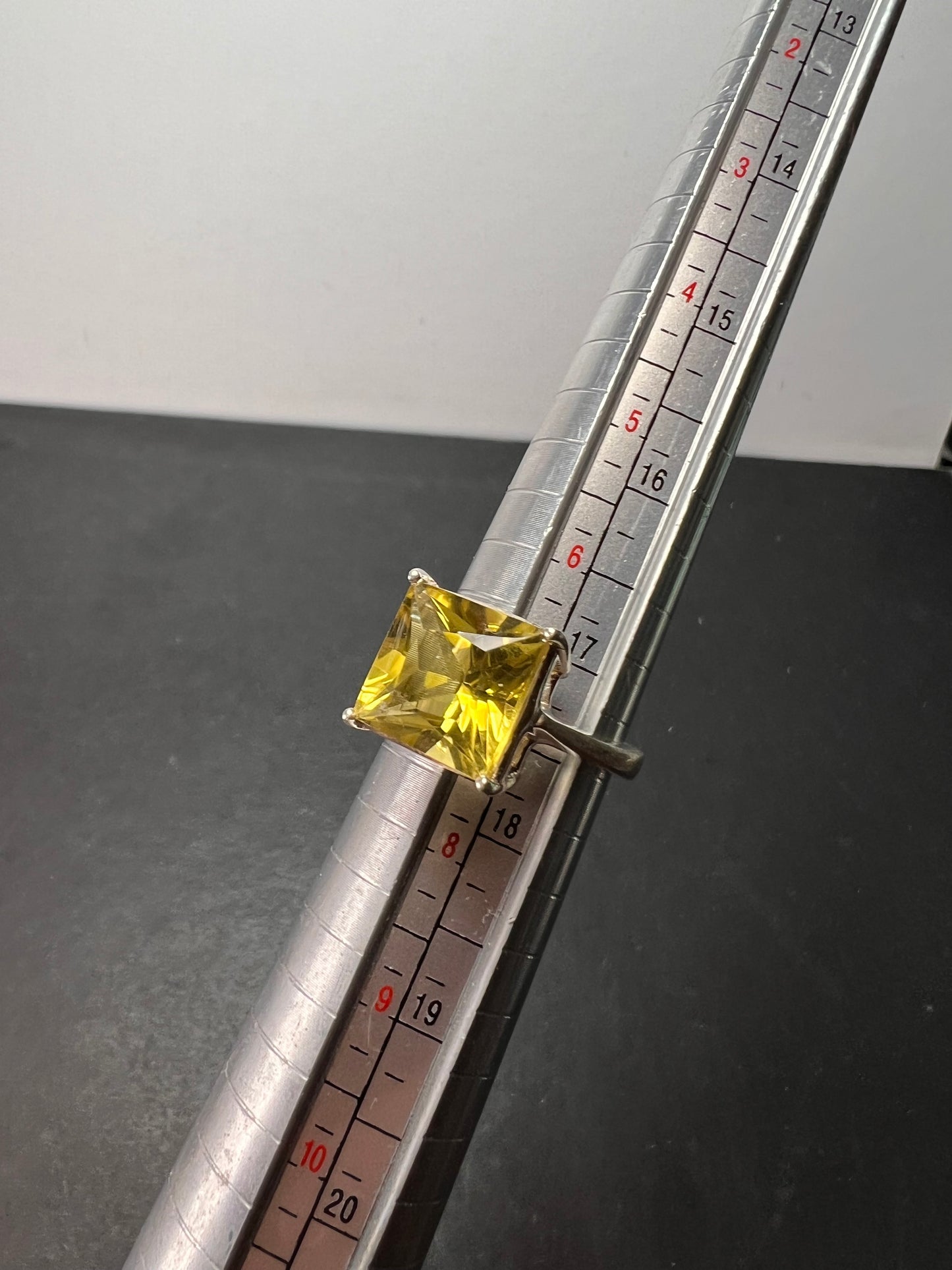 New with tag size 7 sterling silver lemon quartz ring 5.10 grams