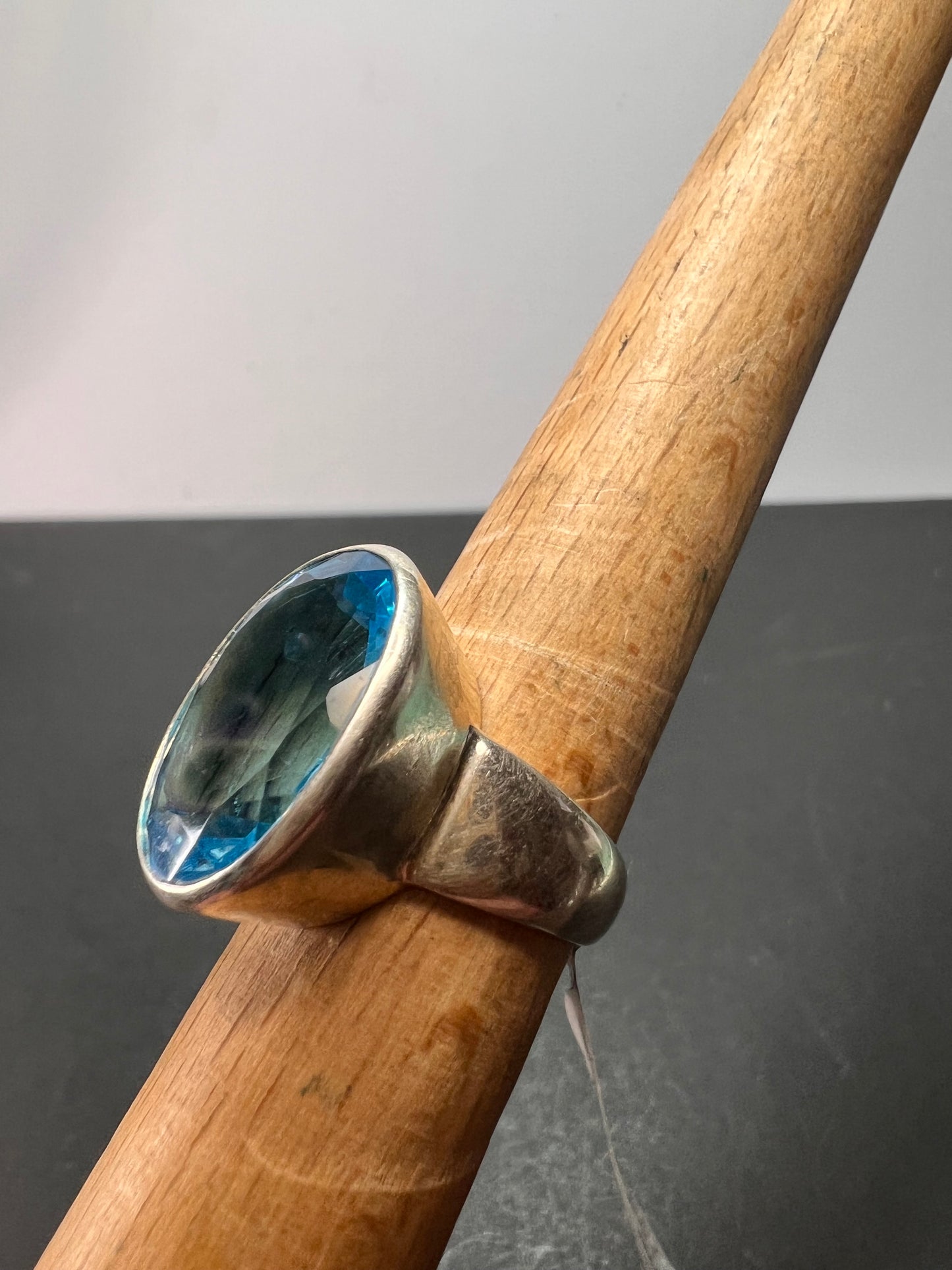 NEW size 8 Blue topaz sterling silver ring size 12.47 grams