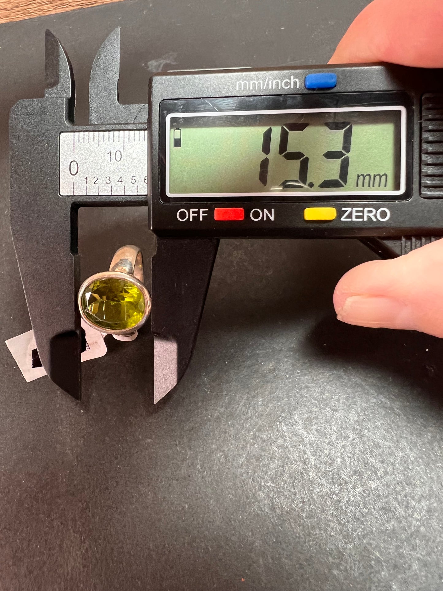 NEW size 7.5 peridot oval cut gemstone sterling silver ring 5.96 grams