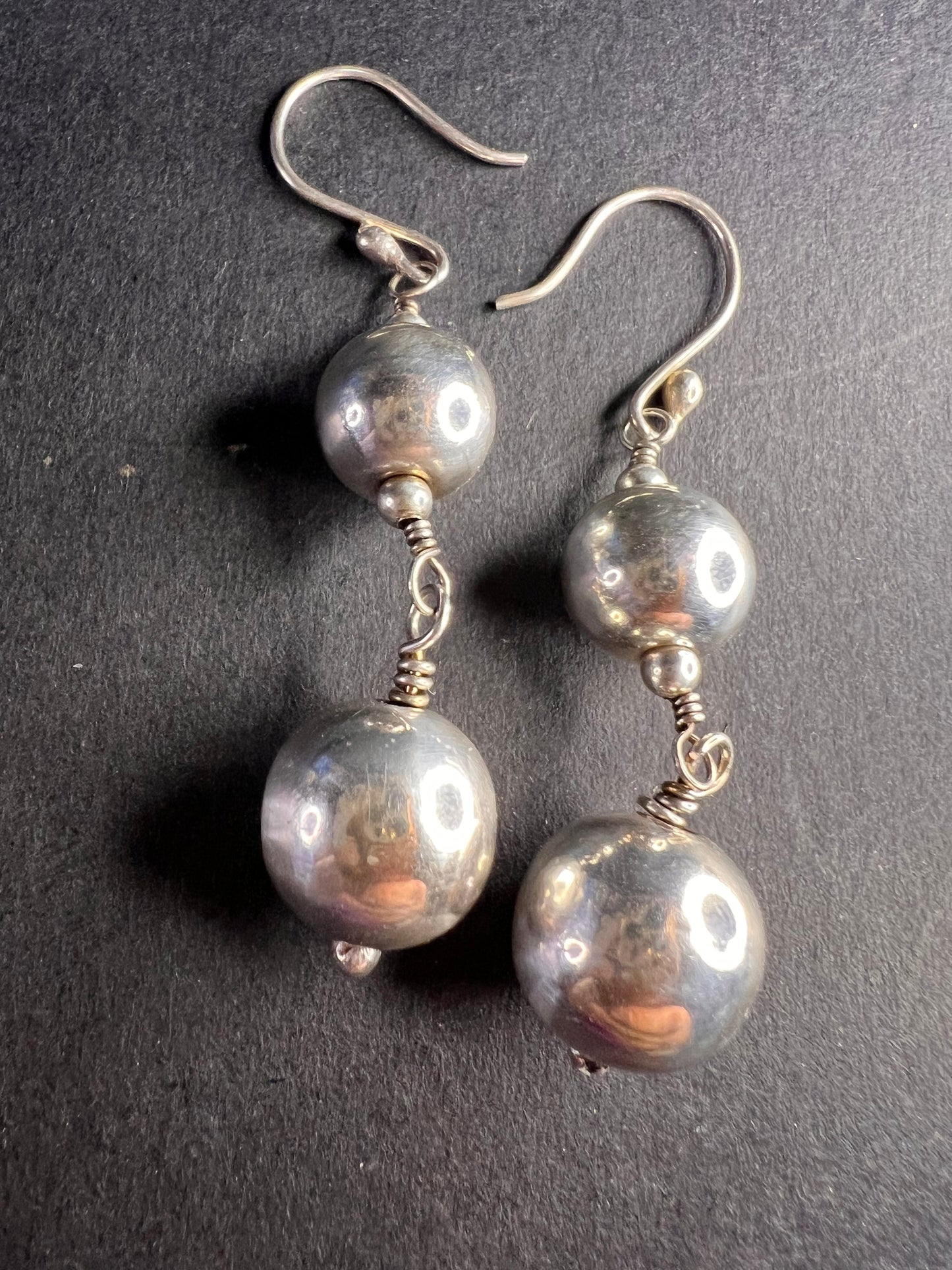 Vintage sterling silver graduated ball dangling earrings