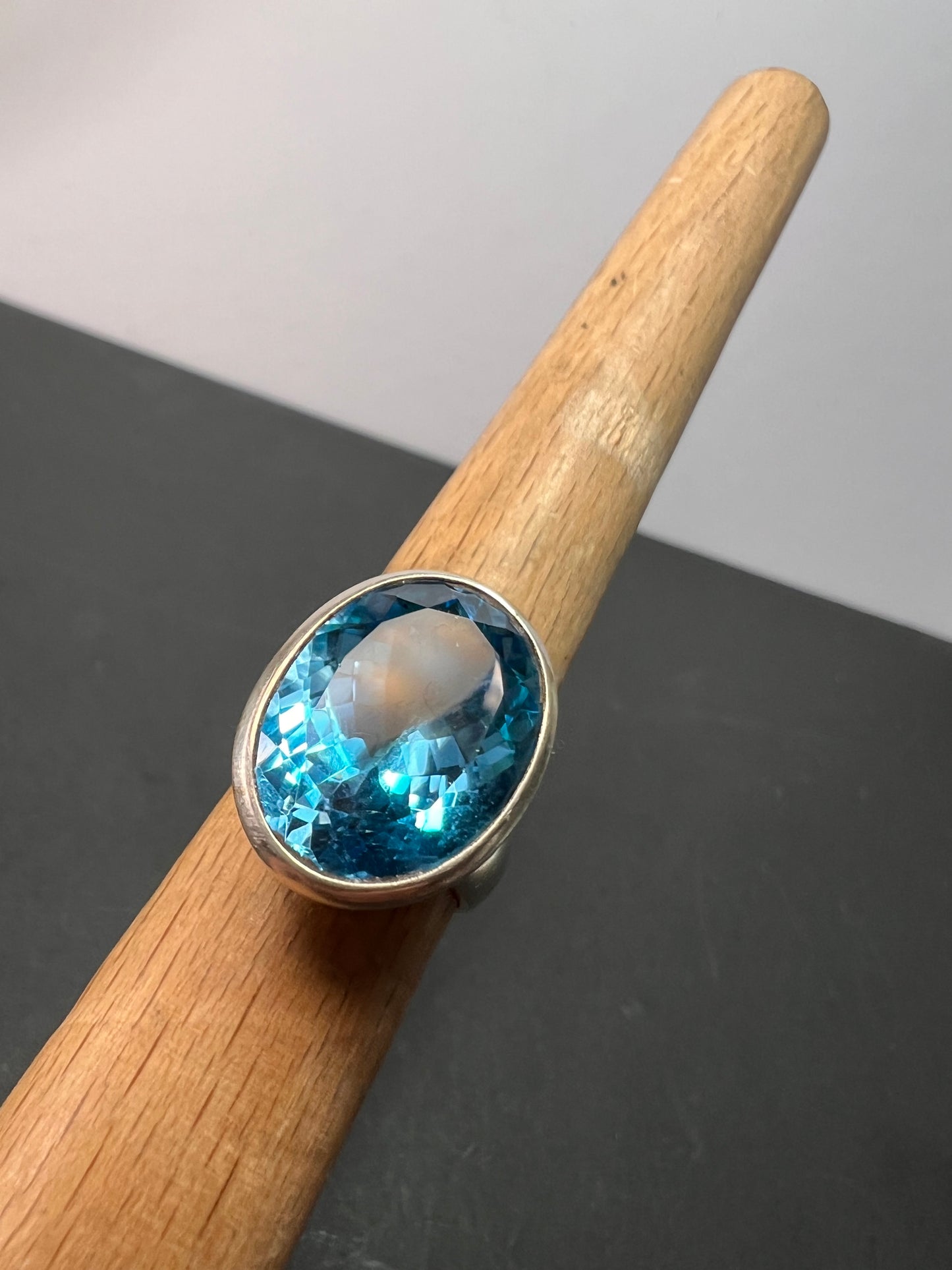 NEW Blue topaz sterling silver ring size 7.5 / 12.43 grams