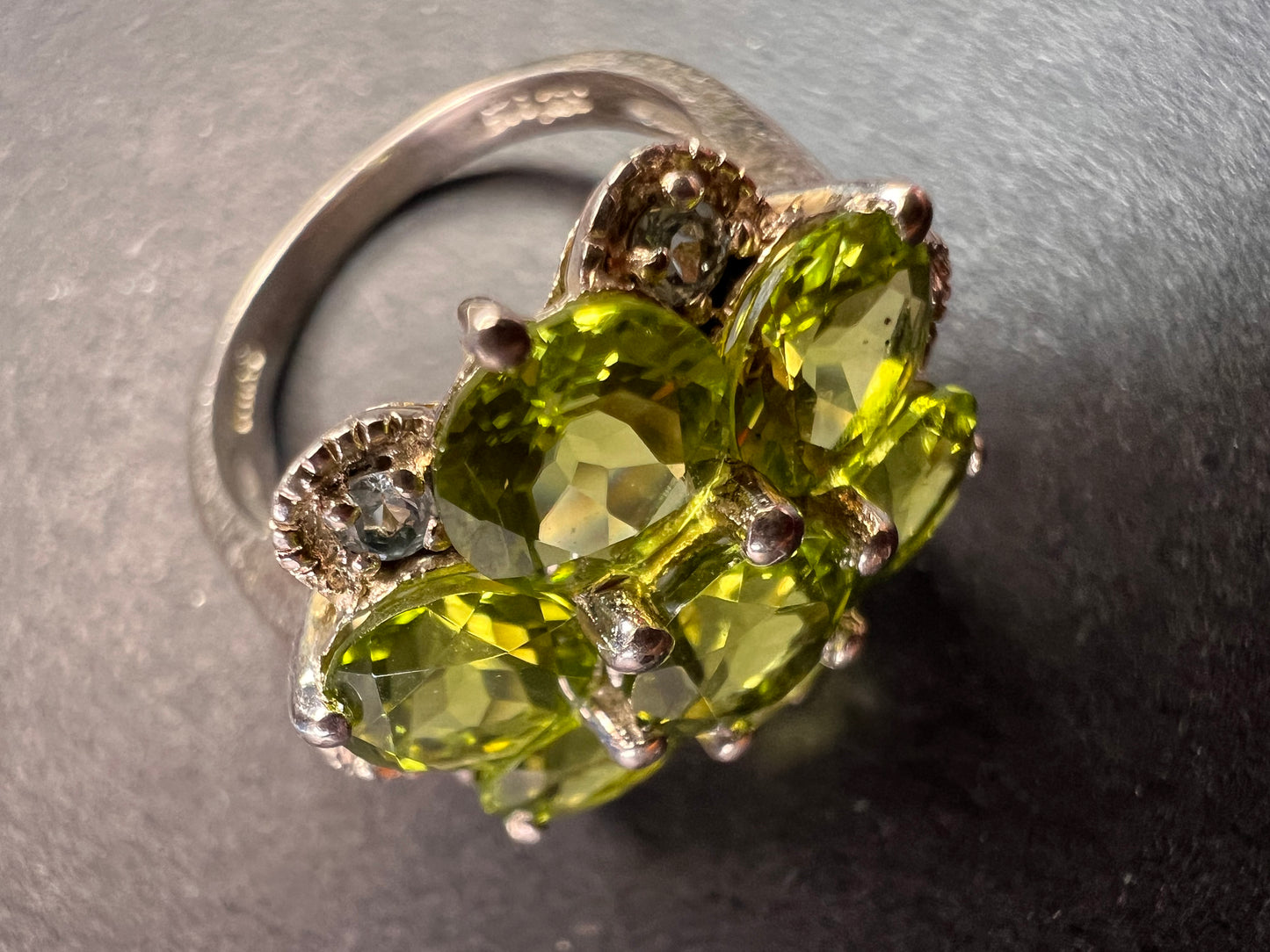 Vintage peridot and aquamarine sterling silver cluster ring size 7