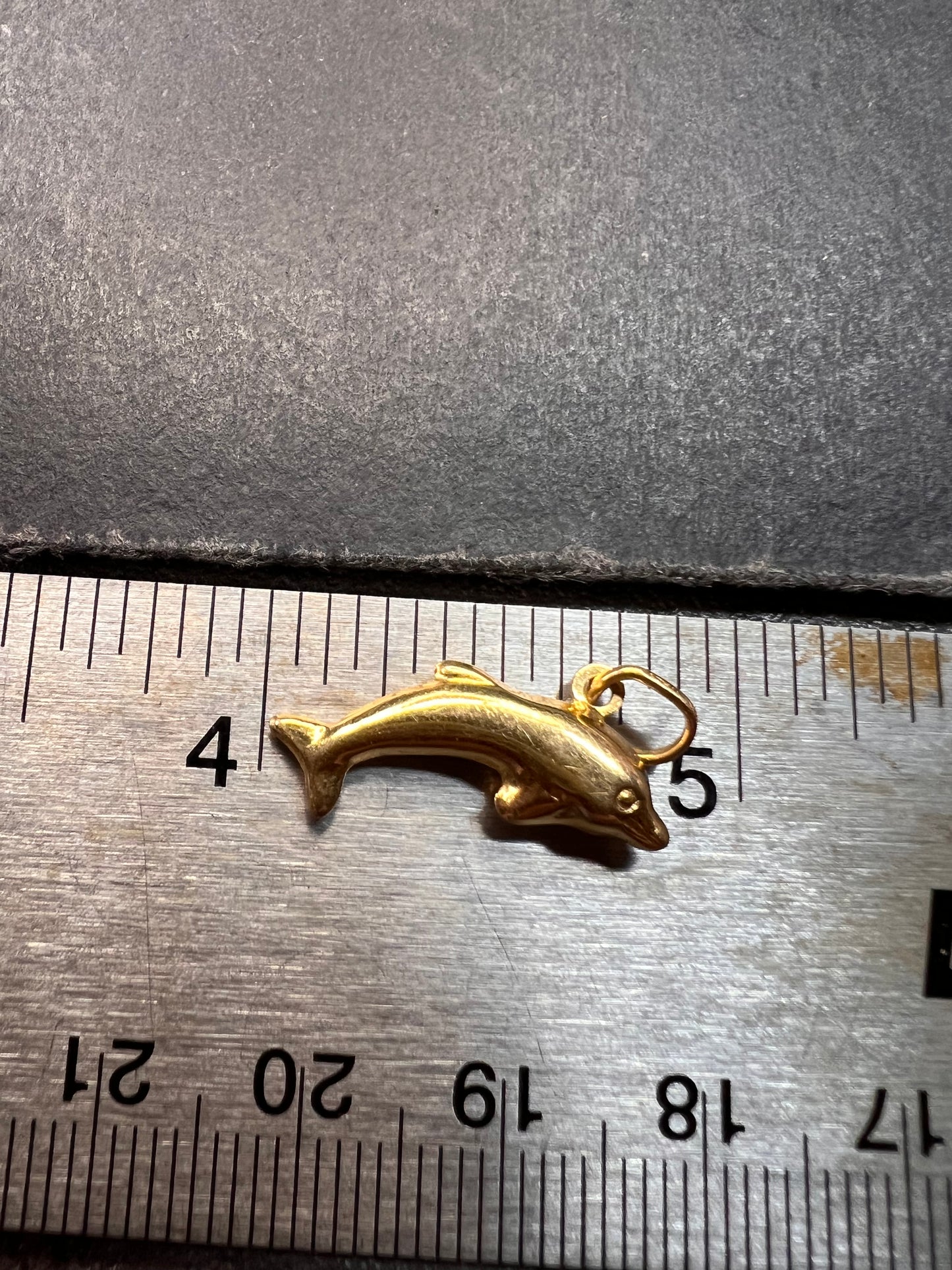 Vintage 14k gold Italian dolphin pendant