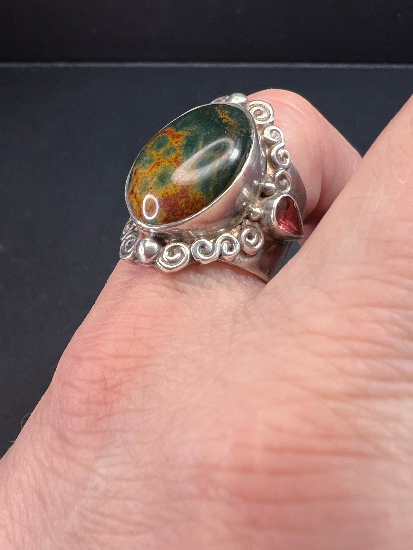 Sajen bloodstone and garnet sterling silver ring size 6