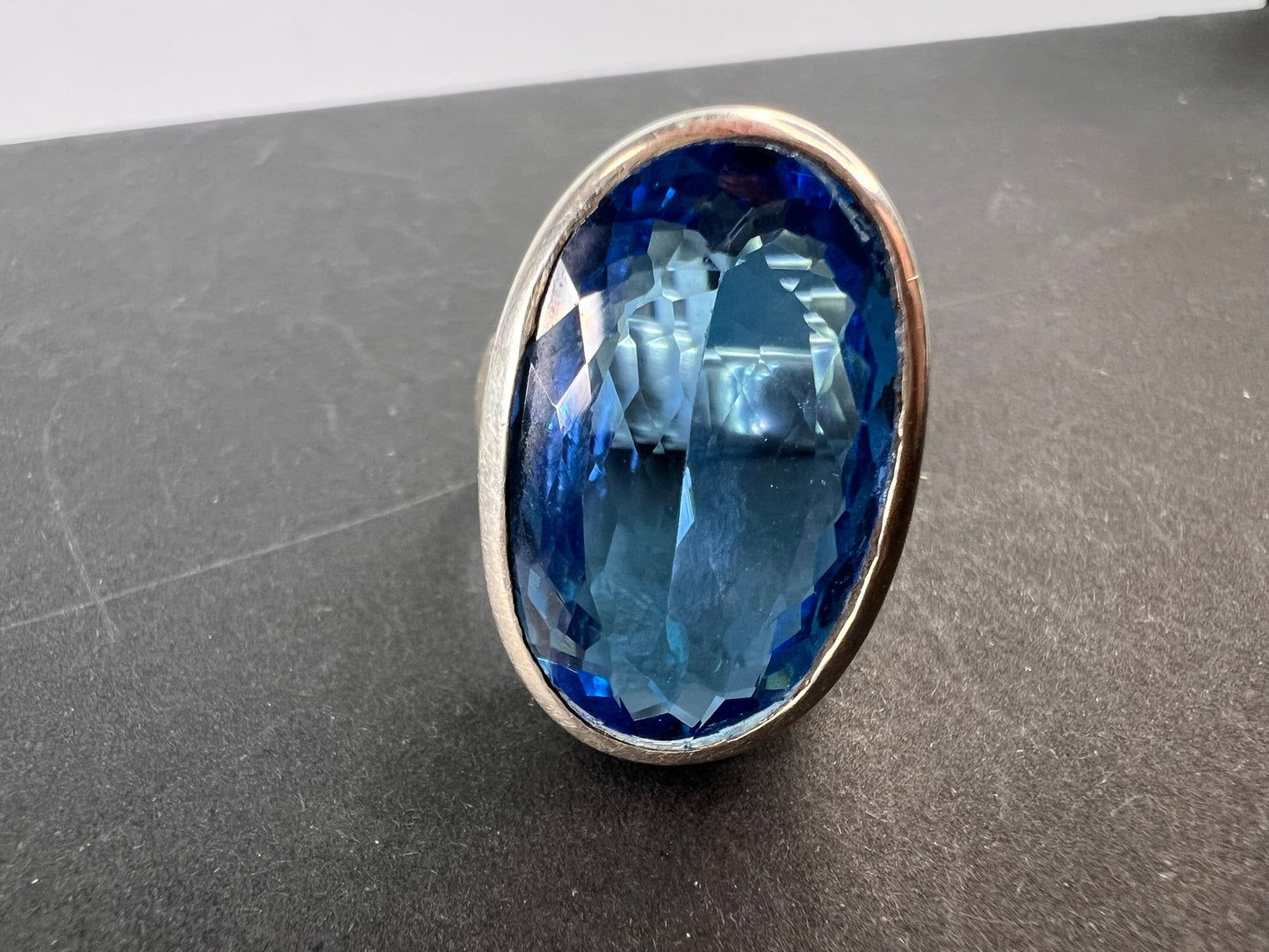 NEW Swiss Blue Topaz sterling silver ring size 7. 11.79 grams