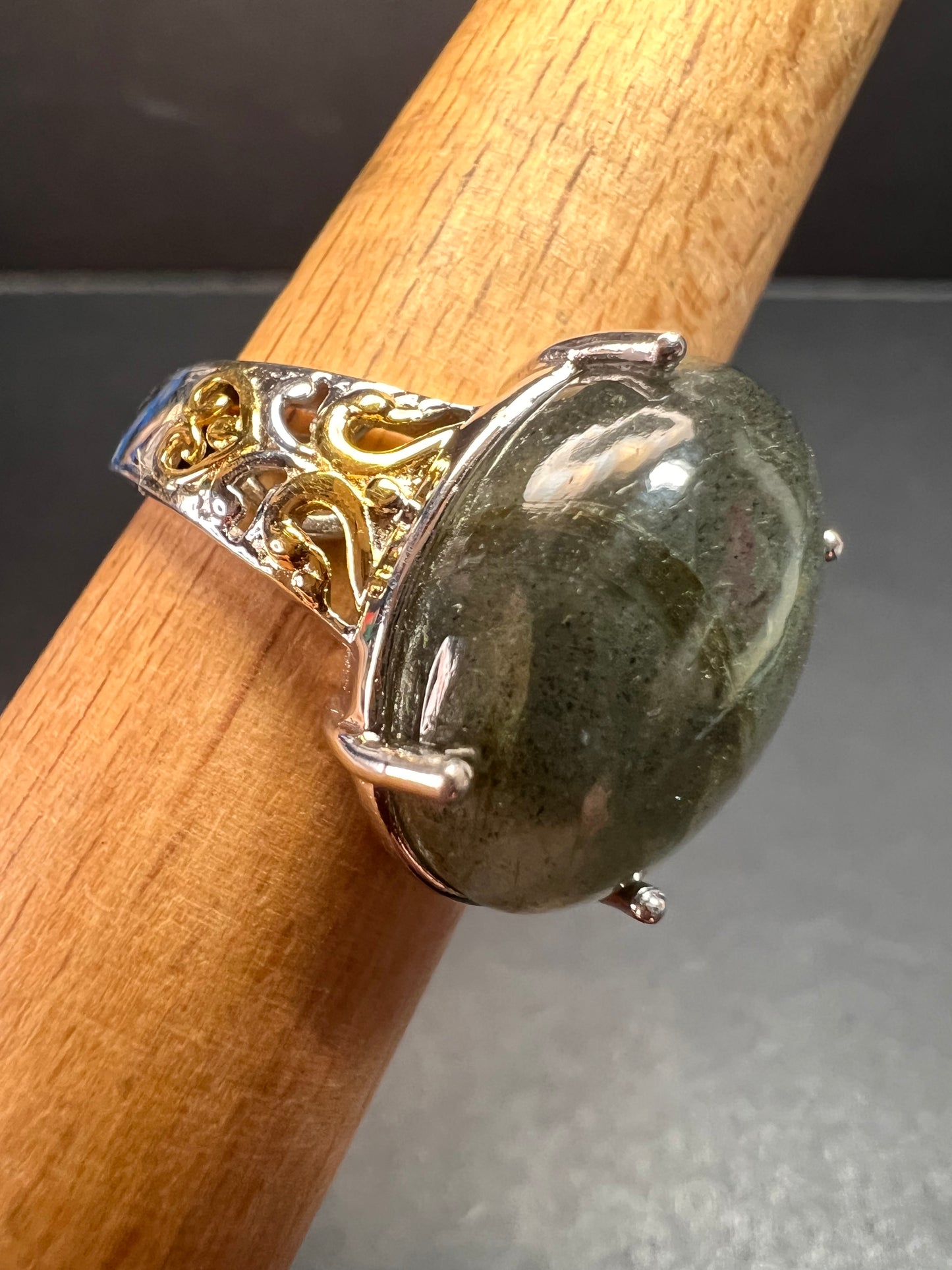 NEW Karis labradorite two toned ring size 9