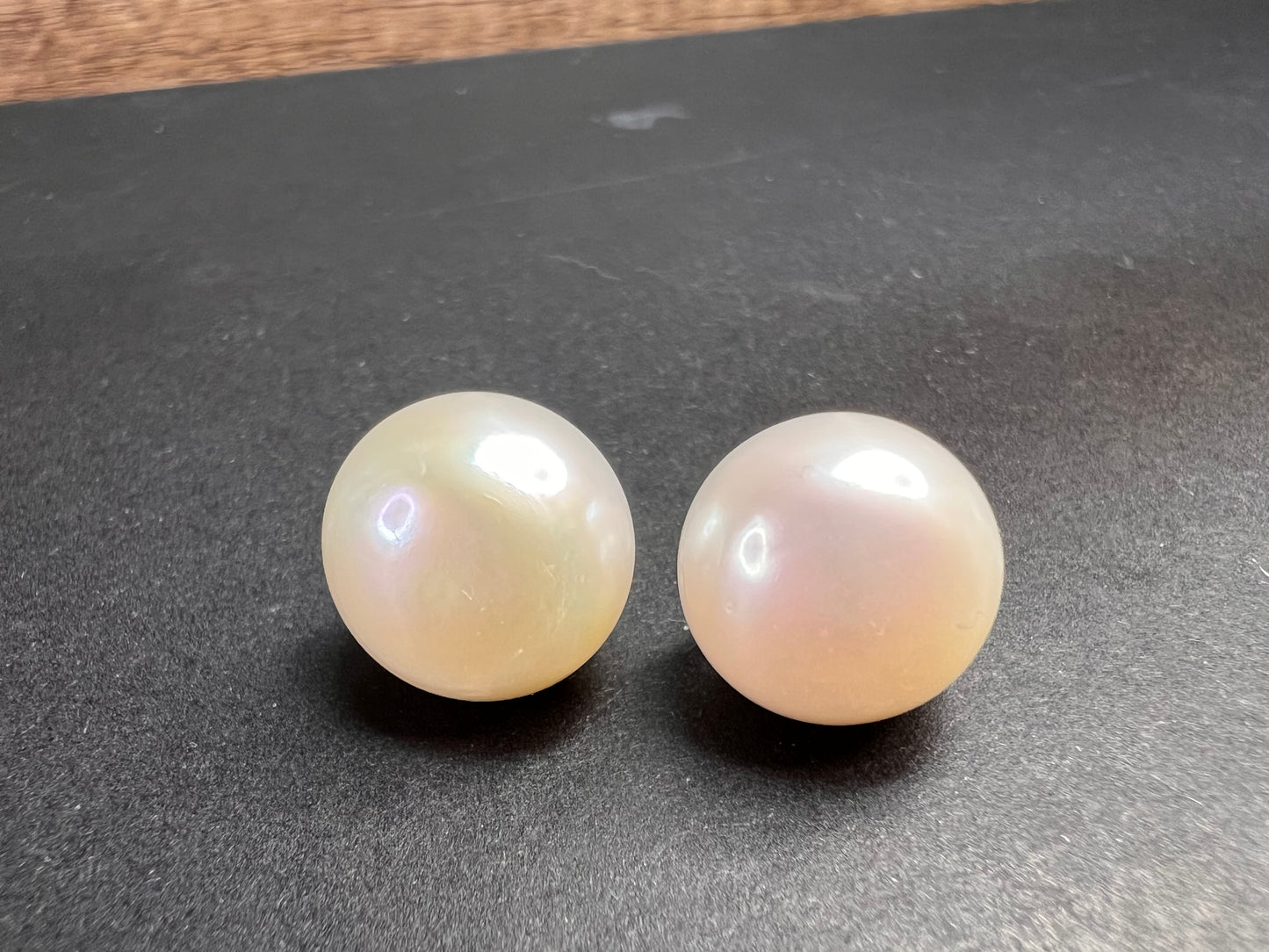 NEW 14k solid gold freshwater pearl stud earrings