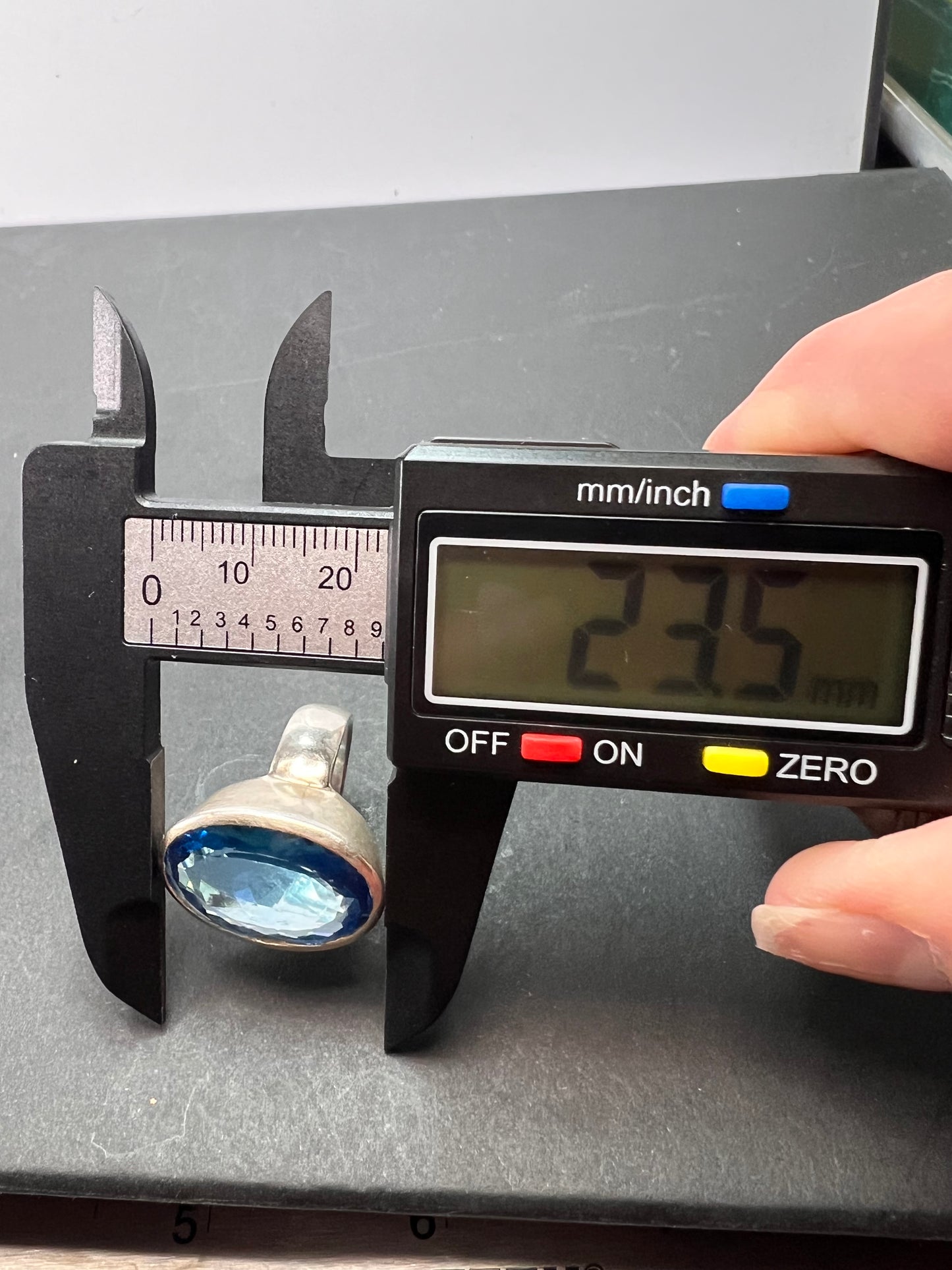 NEW size 8 Swiss blue topaz sterling silver ring size 11.70 grams