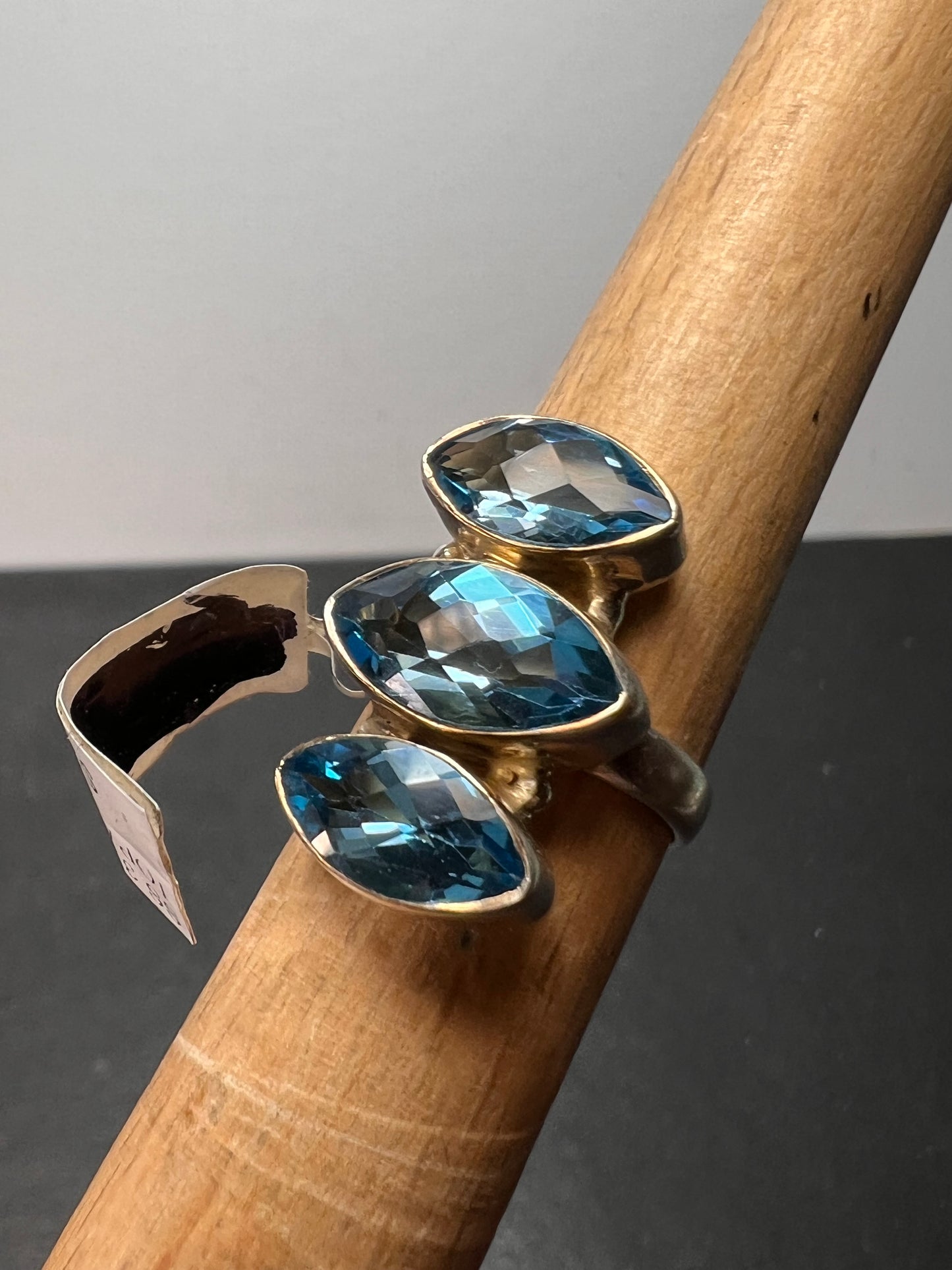 NEW Blue topaz triple stone sterling silver ring size 6 / 6.39 grams
