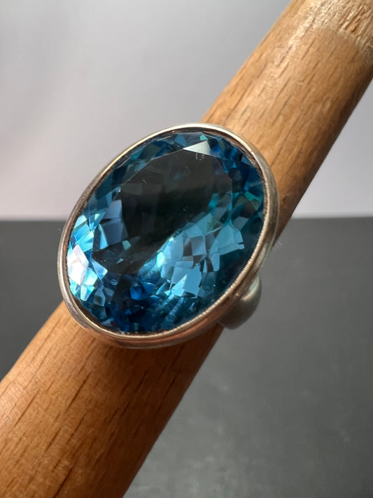 NEW Blue topaz sterling silver ring size 7.5 / 12.43 grams