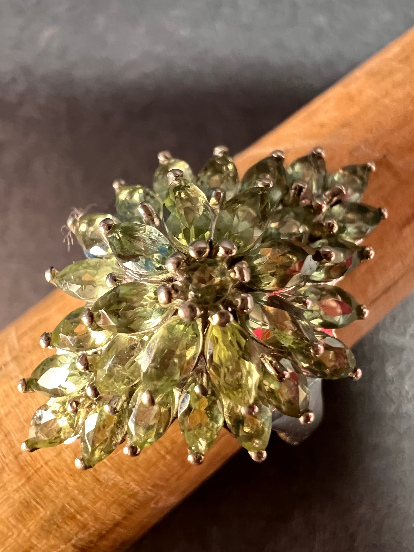 NEW Green apatite floral spray ring in rhodium over sterling silver size 7