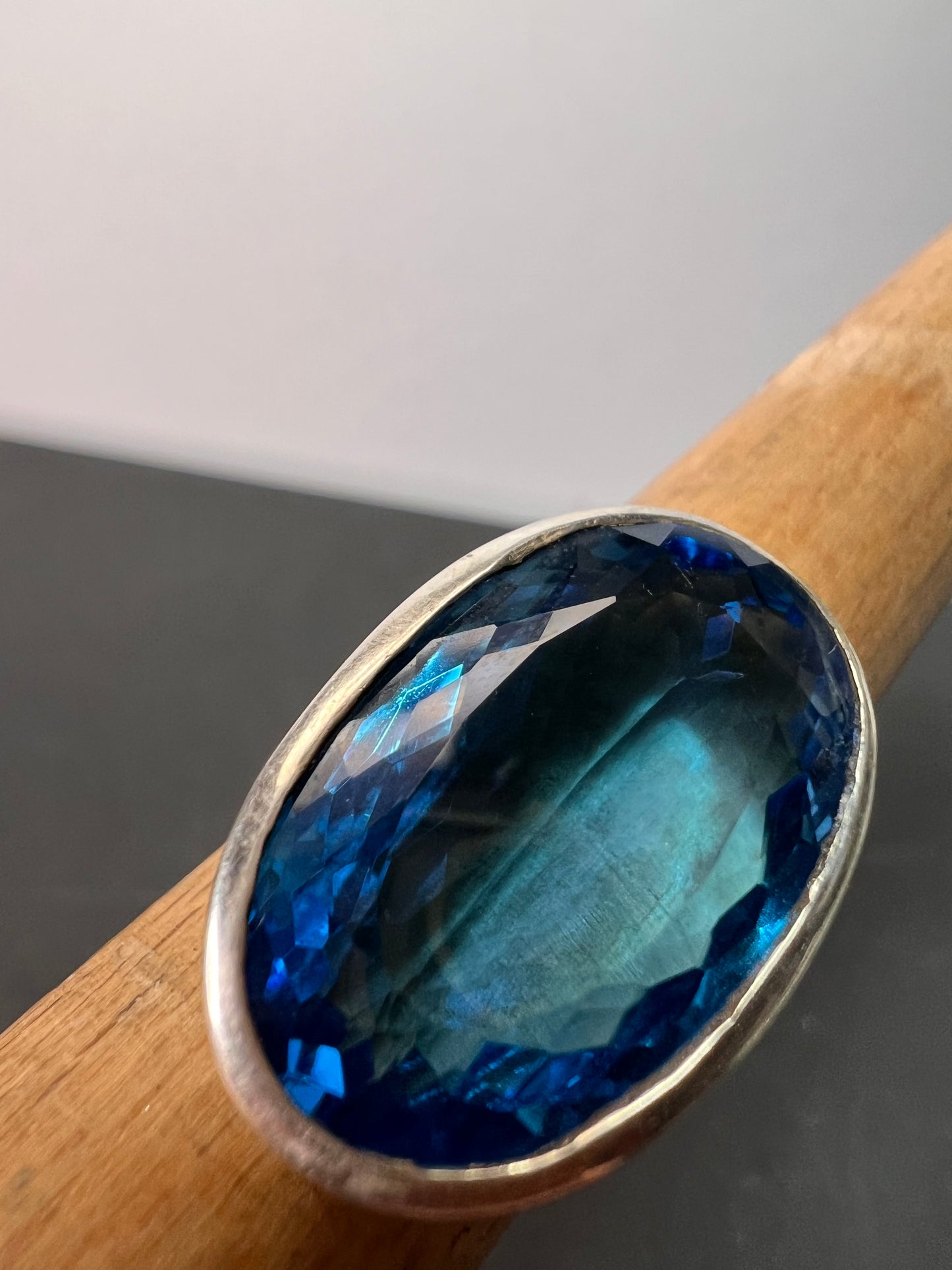 NEW Swiss Blue Topaz sterling silver ring size 7. 11.79 grams