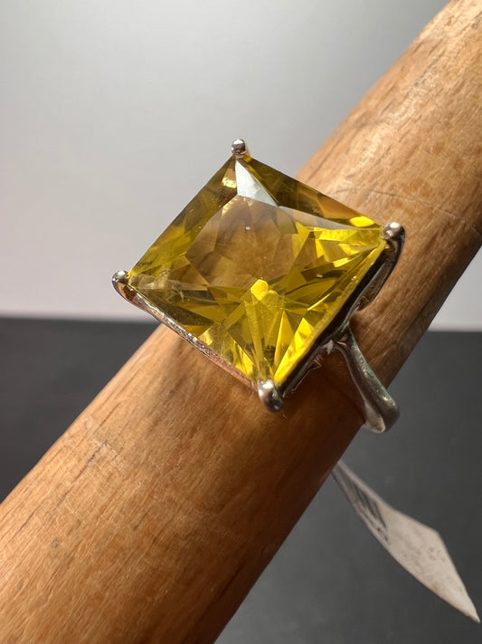 New with tag size 7 sterling silver lemon quartz ring 5.10 grams