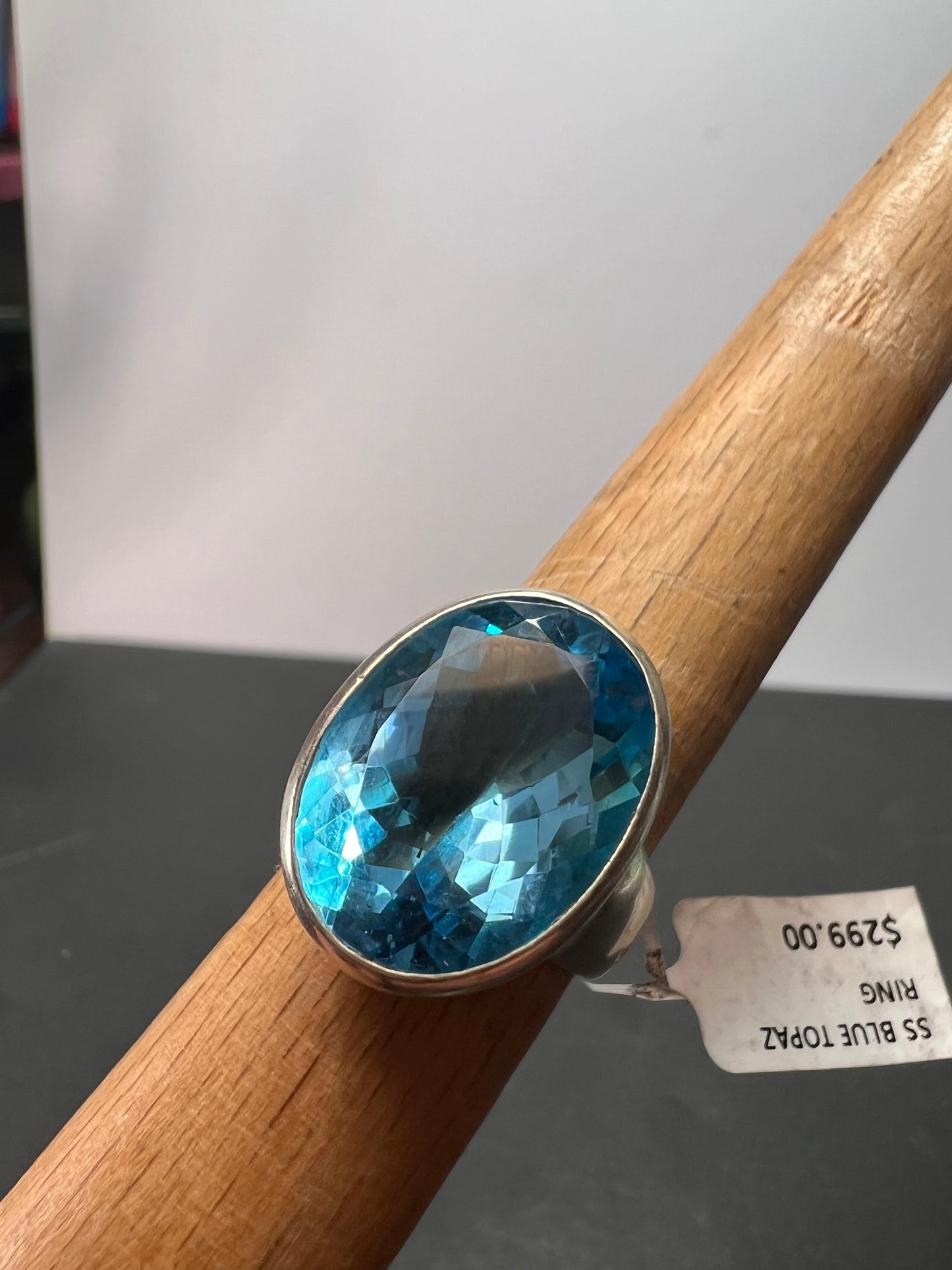 NEW size 8 Blue topaz sterling silver ring size 12.47 grams
