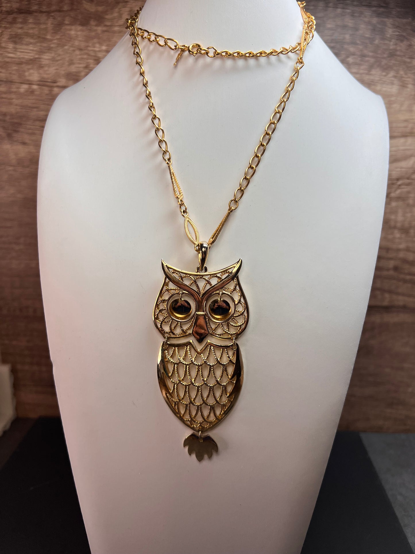 Vintage gold tone owl necklace