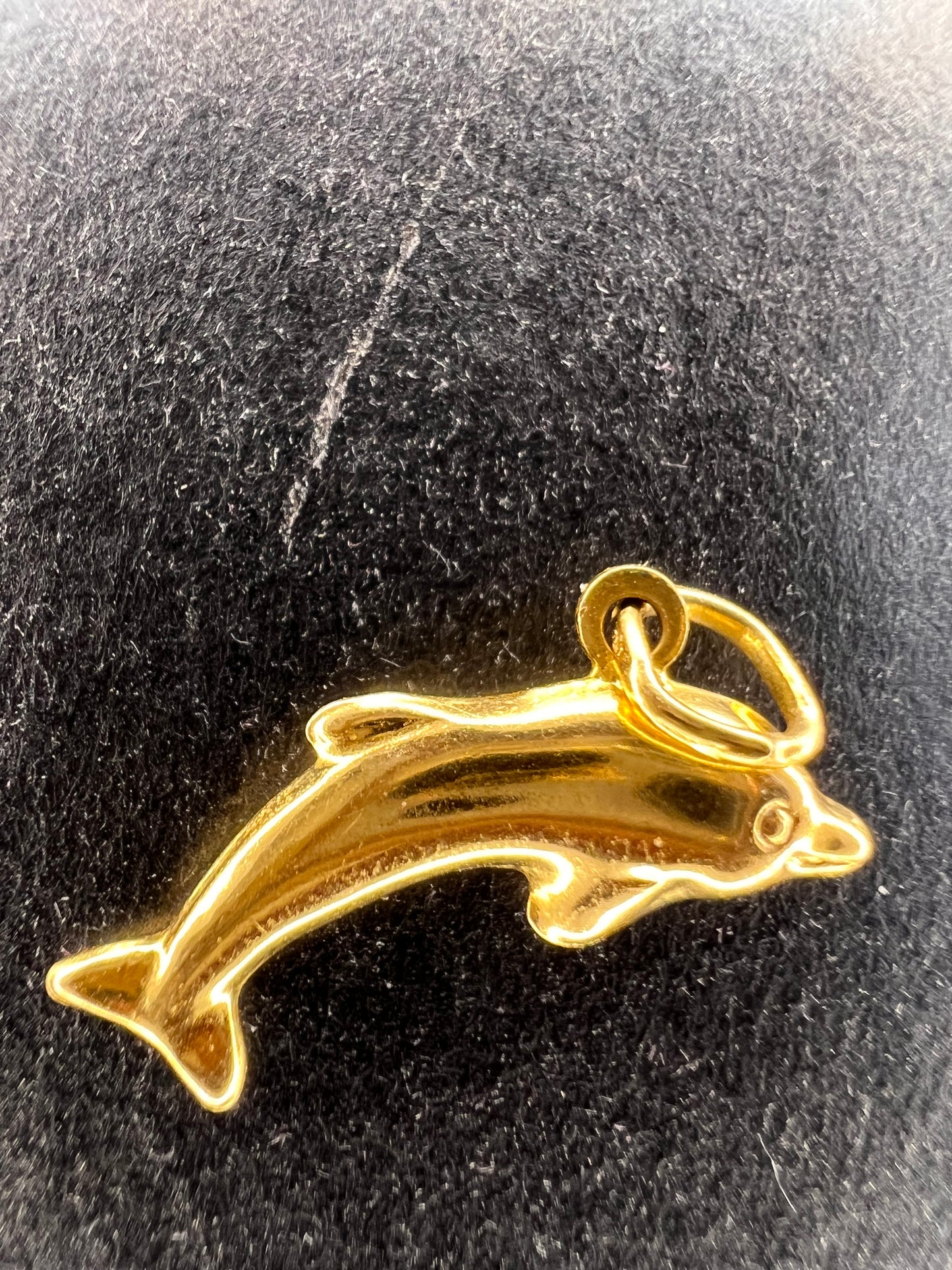Vintage 14k gold Italian dolphin pendant