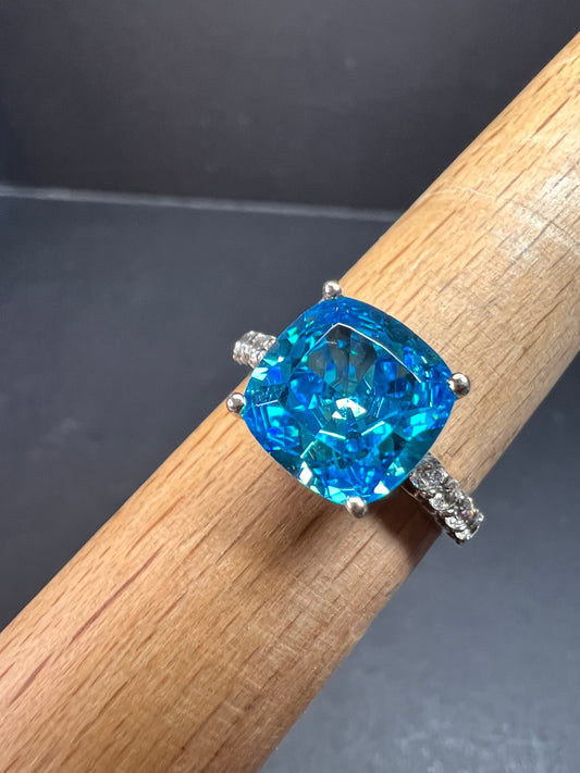 Aqua blue CZ sterling silver ring size 8