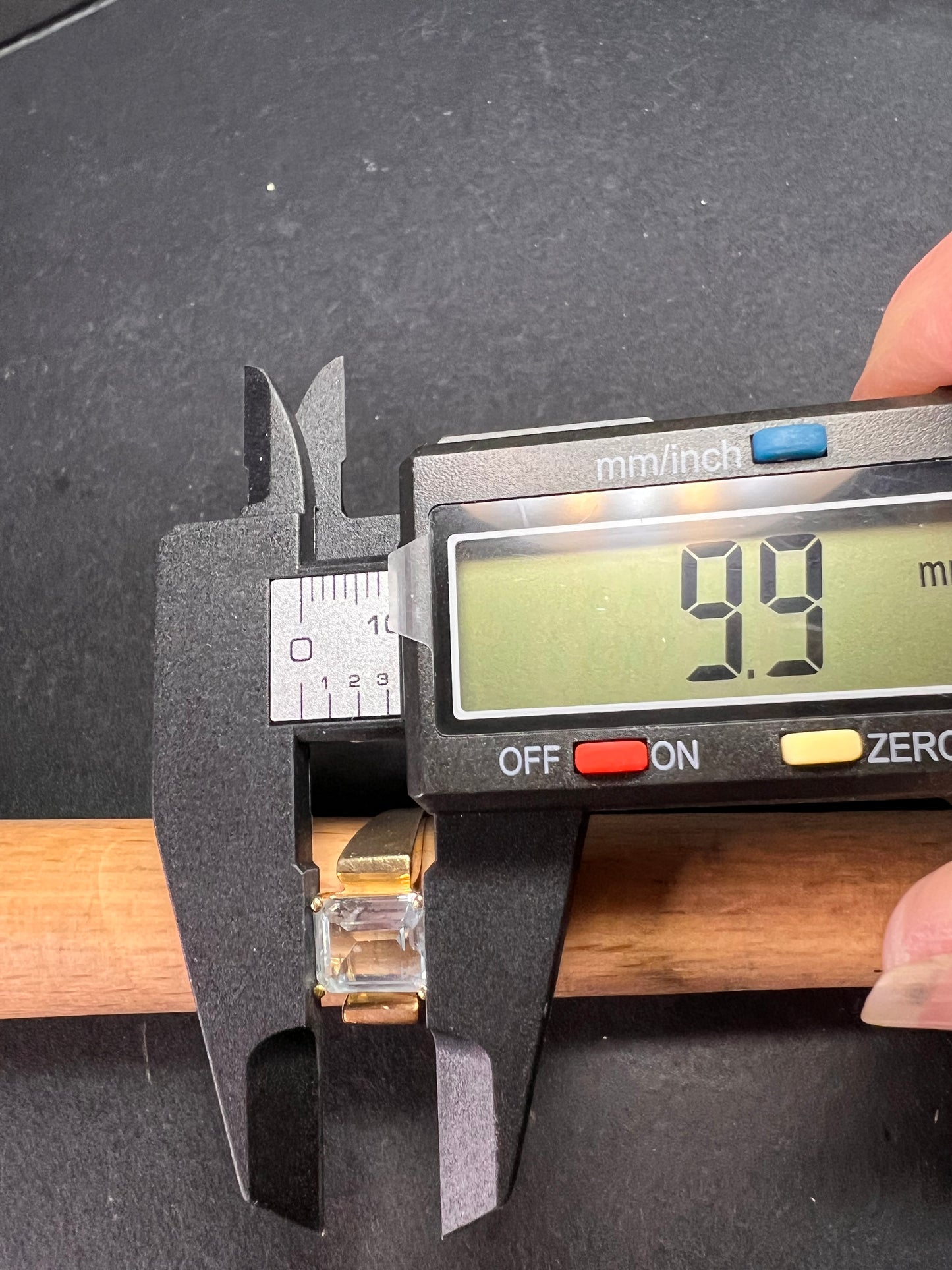 14K Yellow Gold Emerald-Cut Aquamarine Ring – Vintage Modernist Style, Size 7