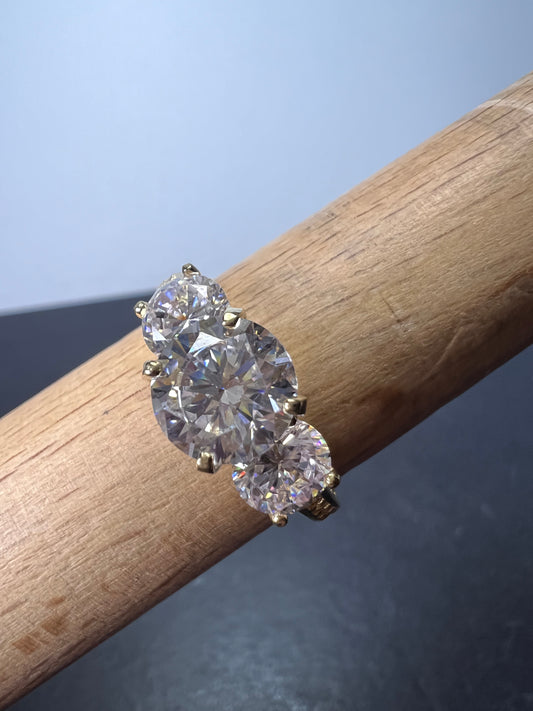 10k gold CZ past present and future ring size 9