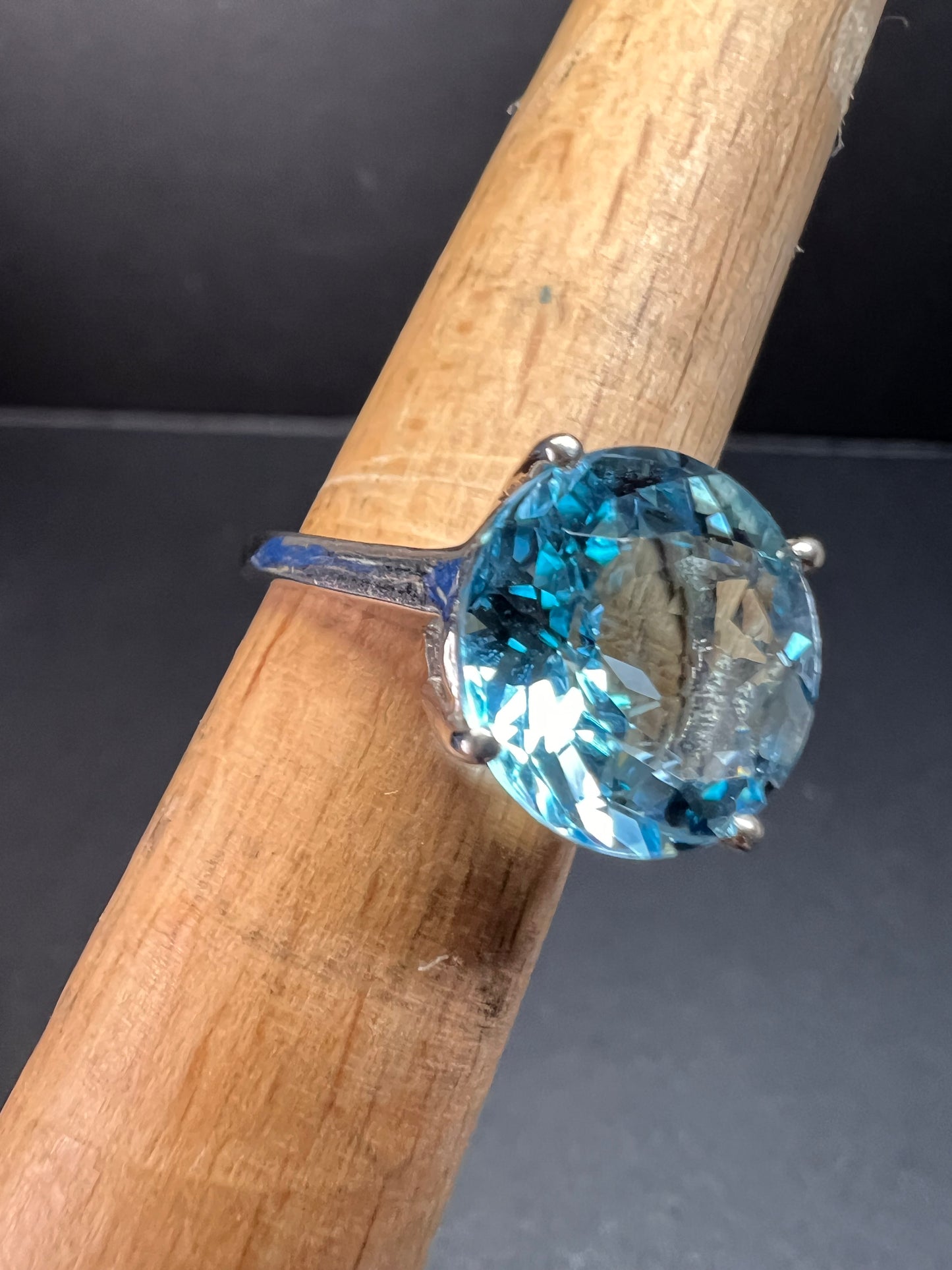 Vintage blue topaz solitaire sterling silver ring size 7