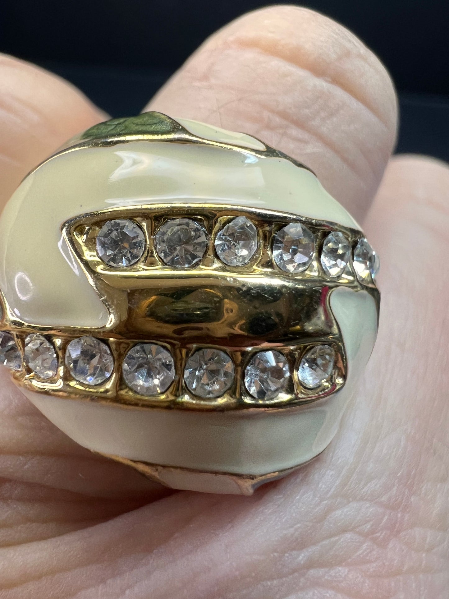Vintage enameled gold plated costume ring size 6.5