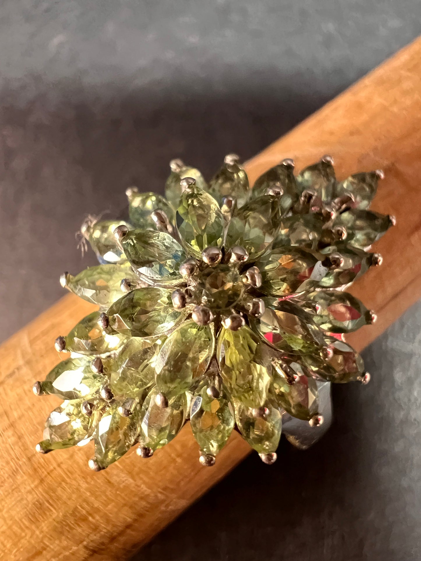 NEW Green apatite floral spray ring in rhodium over sterling silver size 7