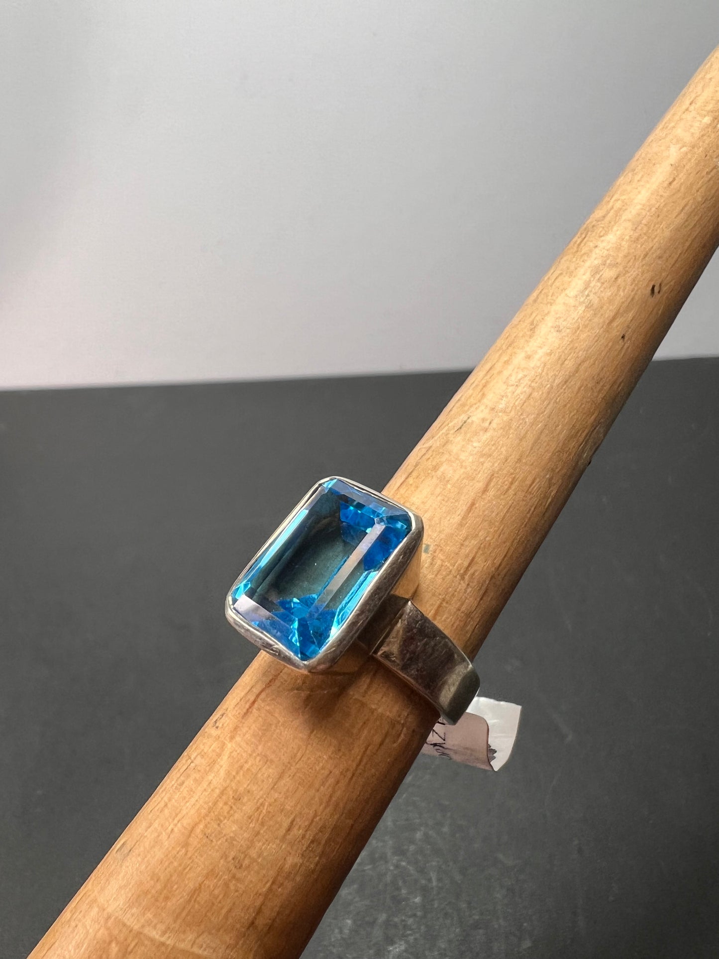 NEW Swiss blue topaz sterling silver ring size 7 / 9.43 grams
