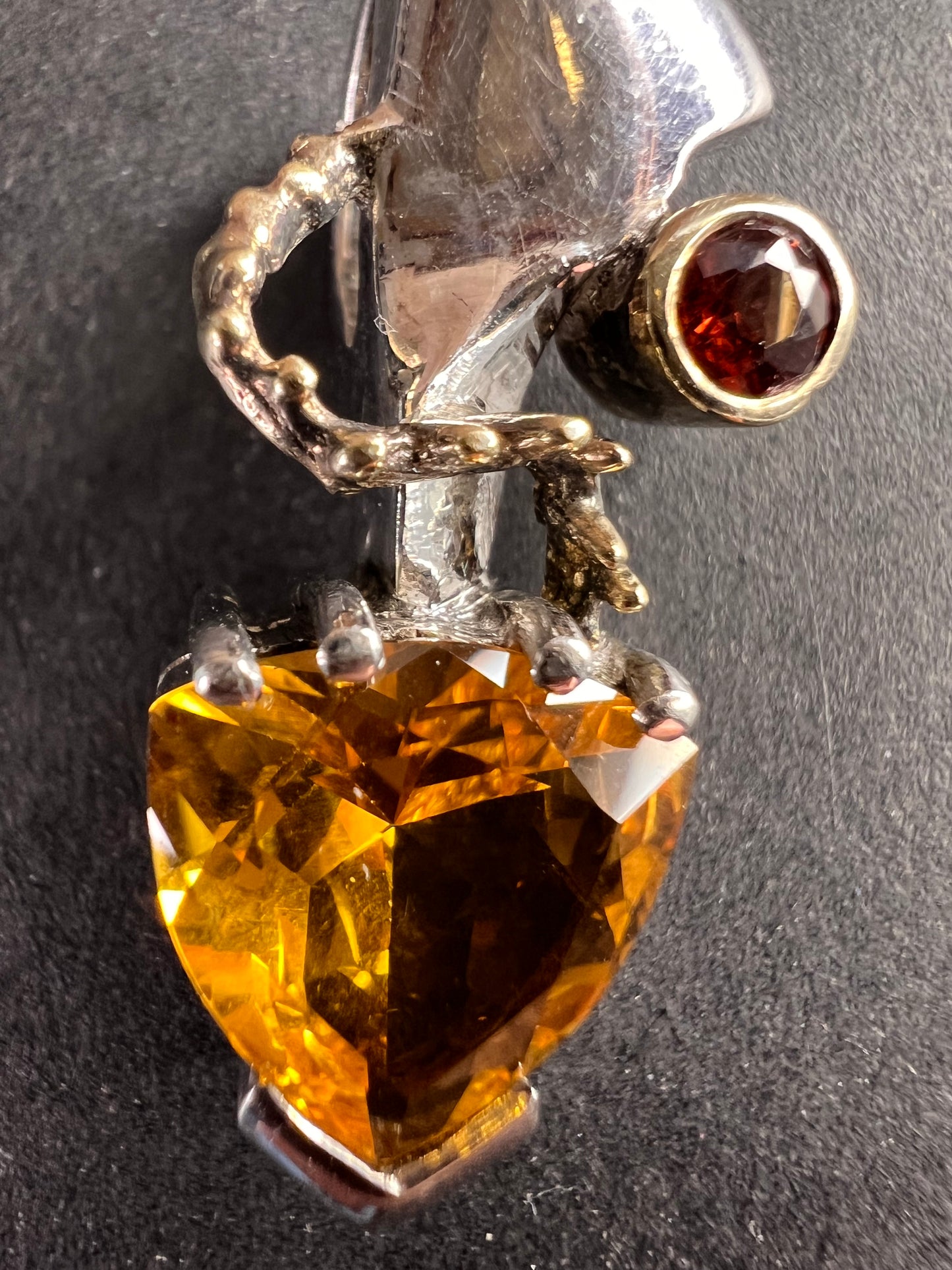 Vintage trillium citrine and garnet two toned 925 pendant
