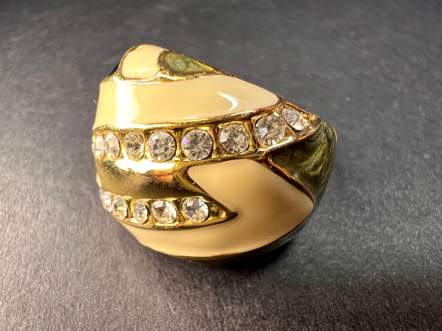 Vintage enameled gold plated costume ring size 6.5