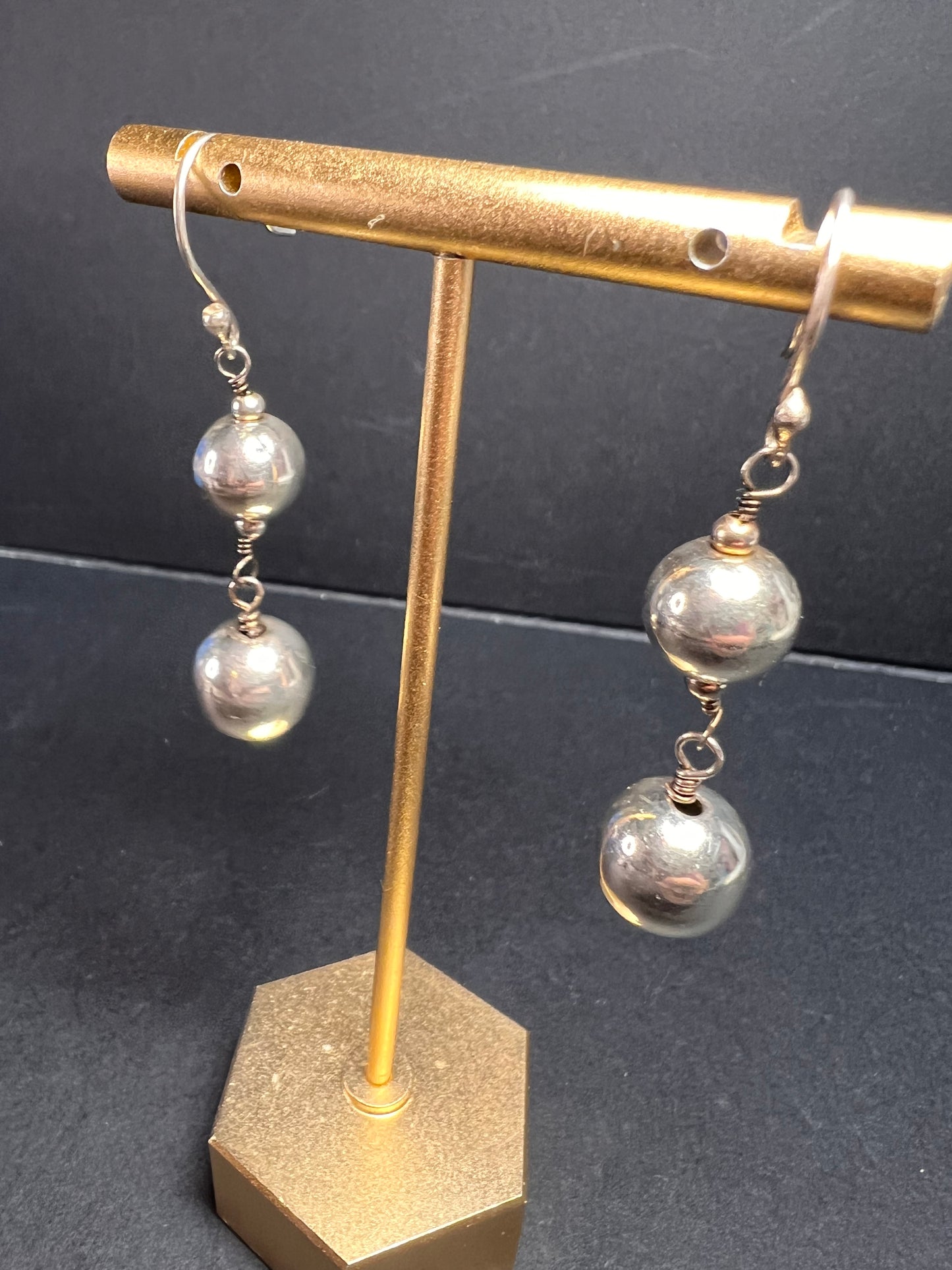 Vintage sterling silver graduated ball dangling earrings