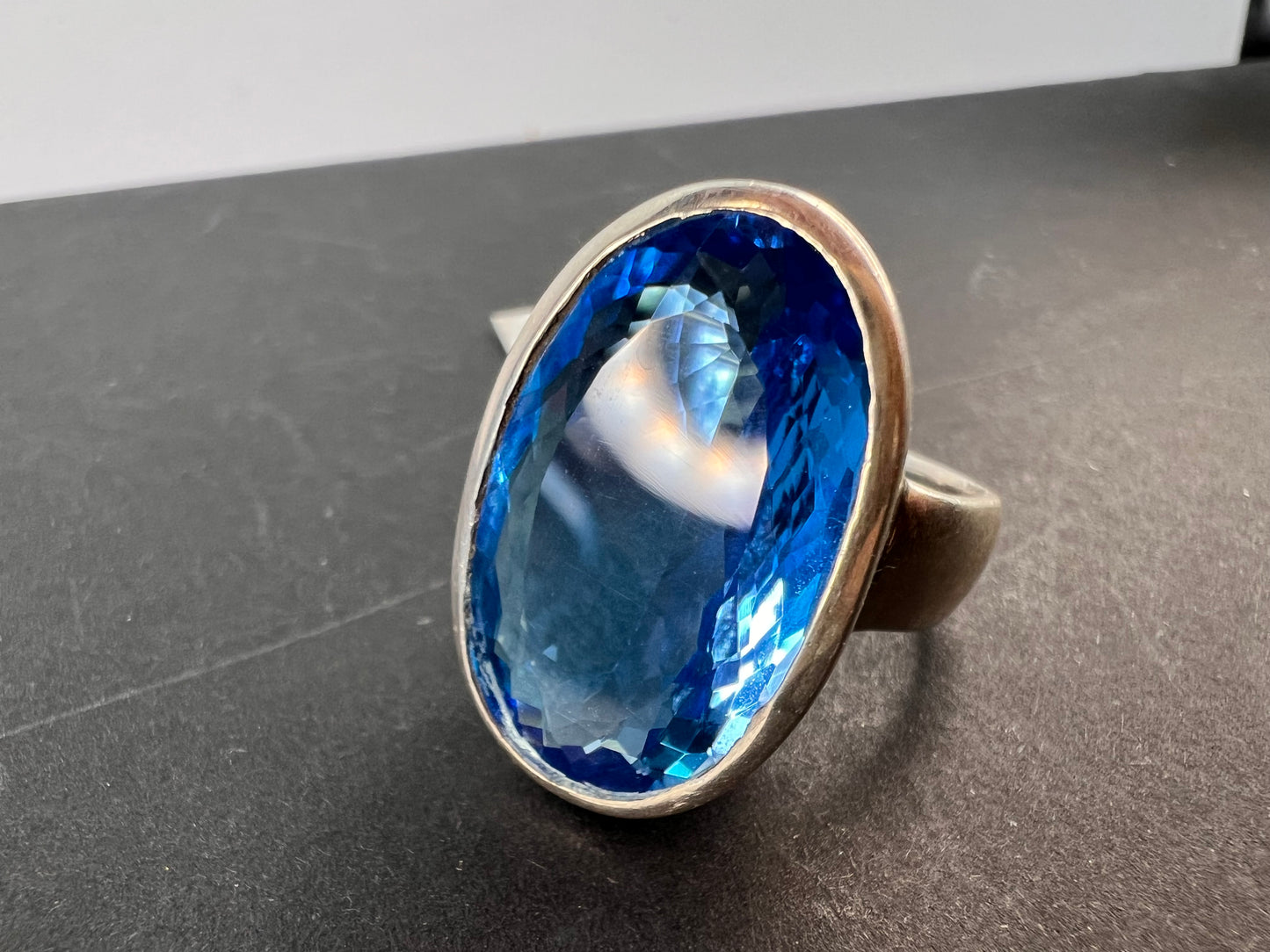 NEW Swiss Blue Topaz sterling silver ring size 7. 11.79 grams