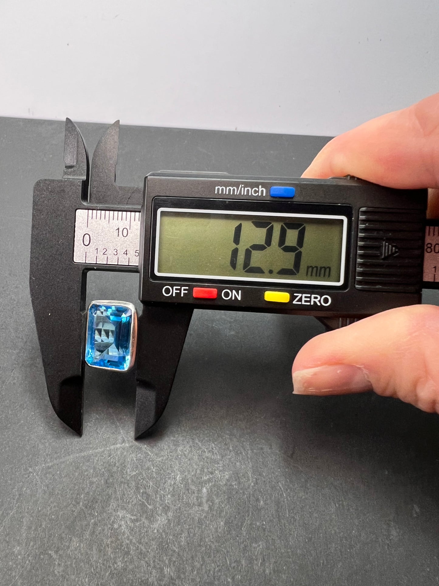 NEW Swiss blue topaz sterling silver ring size 7 / 9.43 grams