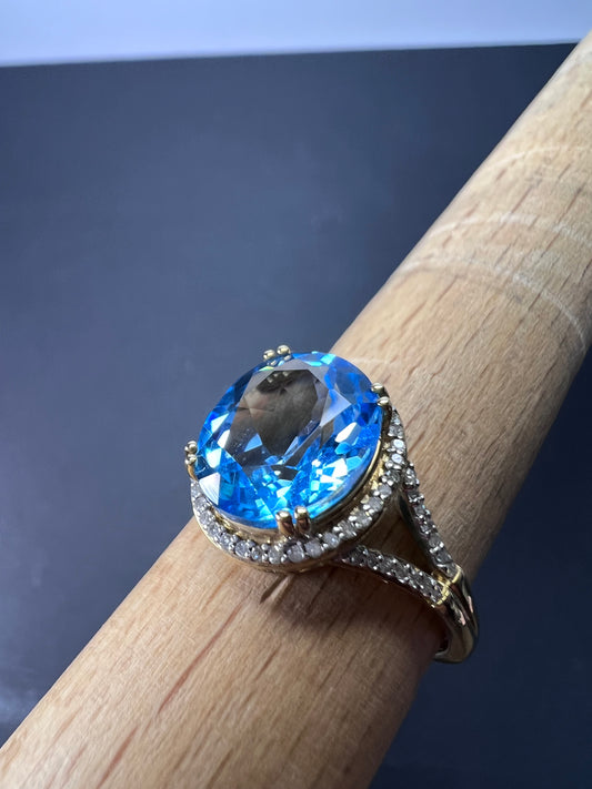 Swiss blue topaz and diamond 10k gold halo ring size 9