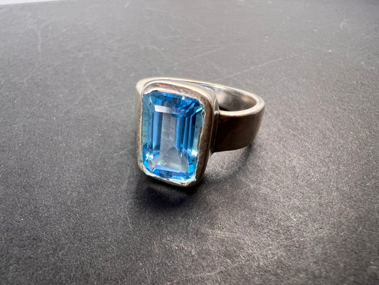 NEW Swiss blue topaz sterling silver ring size 7 / 6.65 grams
