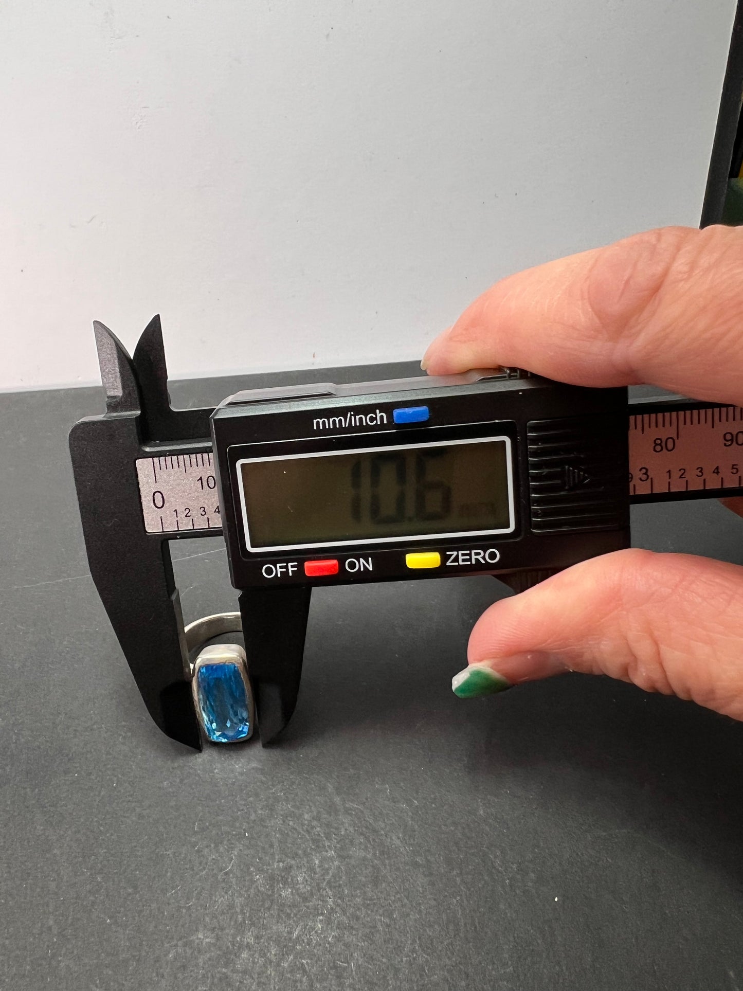 NEW size 8 Swiss blue topaz sterling silver ring size 8.17 grams