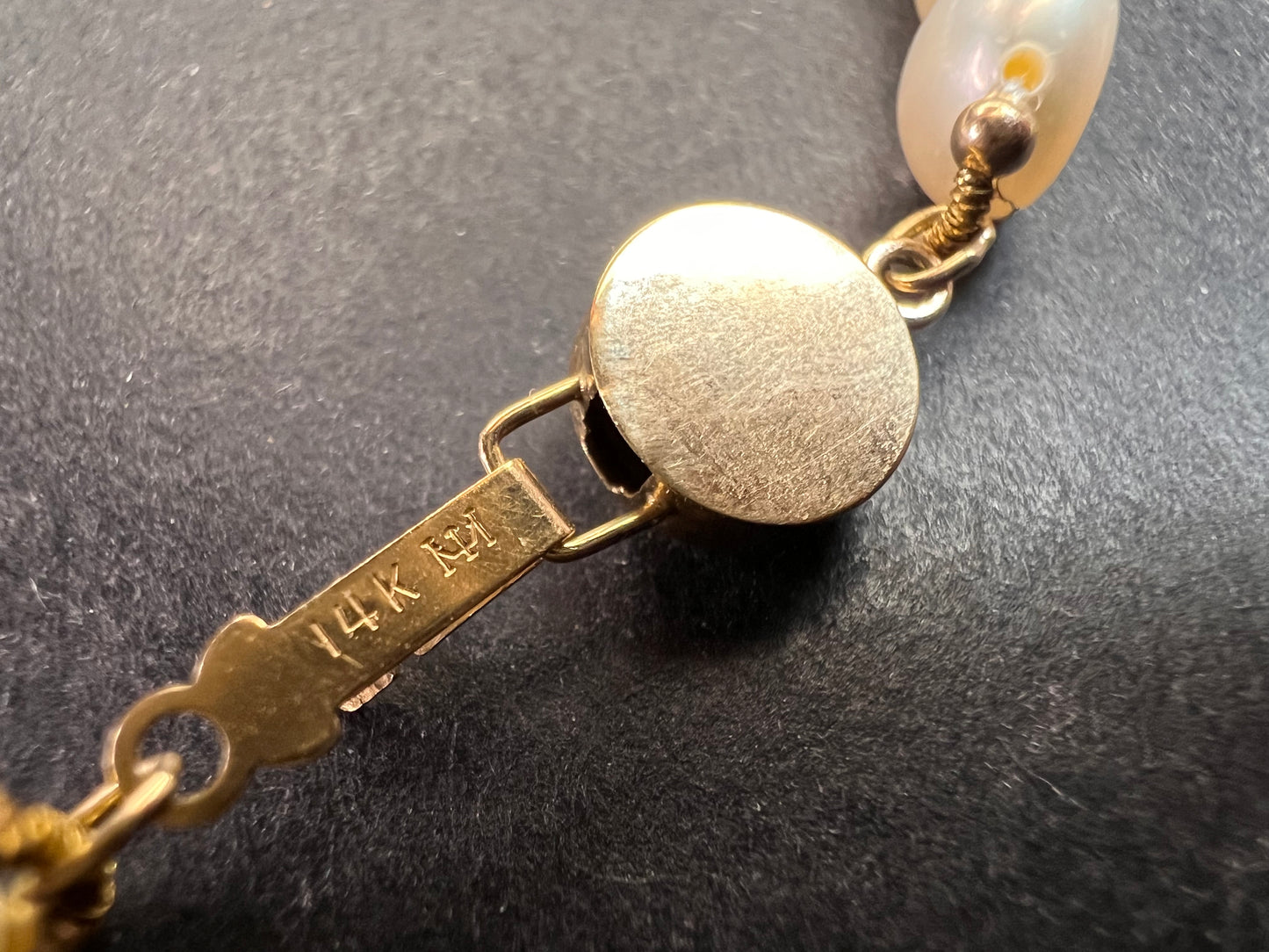 Vintage 14k gold freshwater pearl bracelet