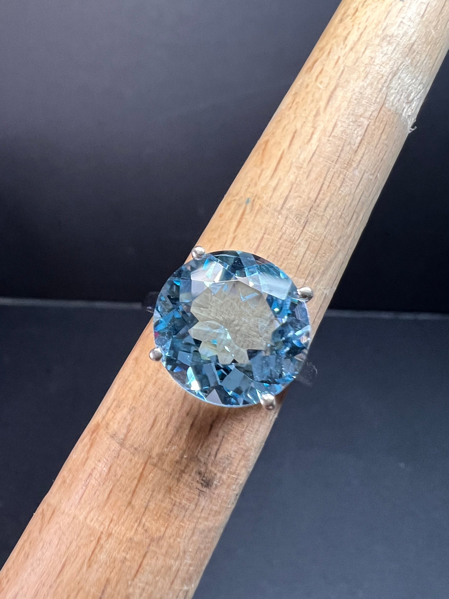 Vintage blue topaz solitaire sterling silver ring size 7
