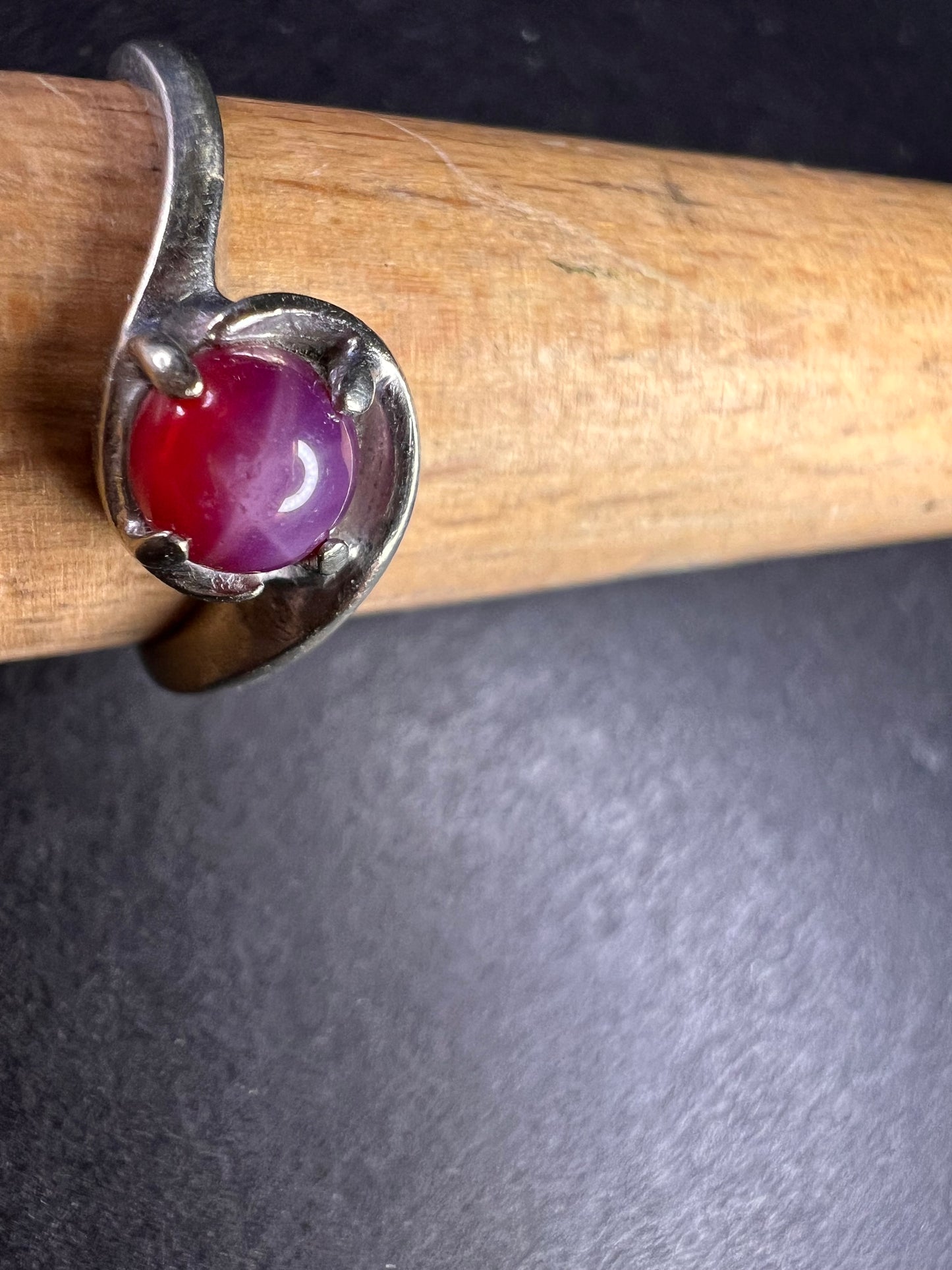 Vintage 14k white gold star ruby ring size 6