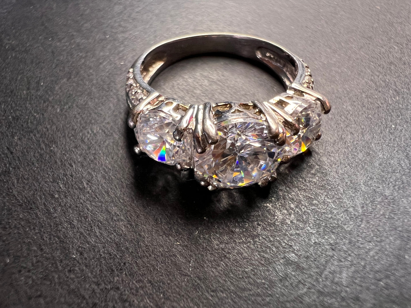 Vintage 3 stone CZ sterling silver ring size 7