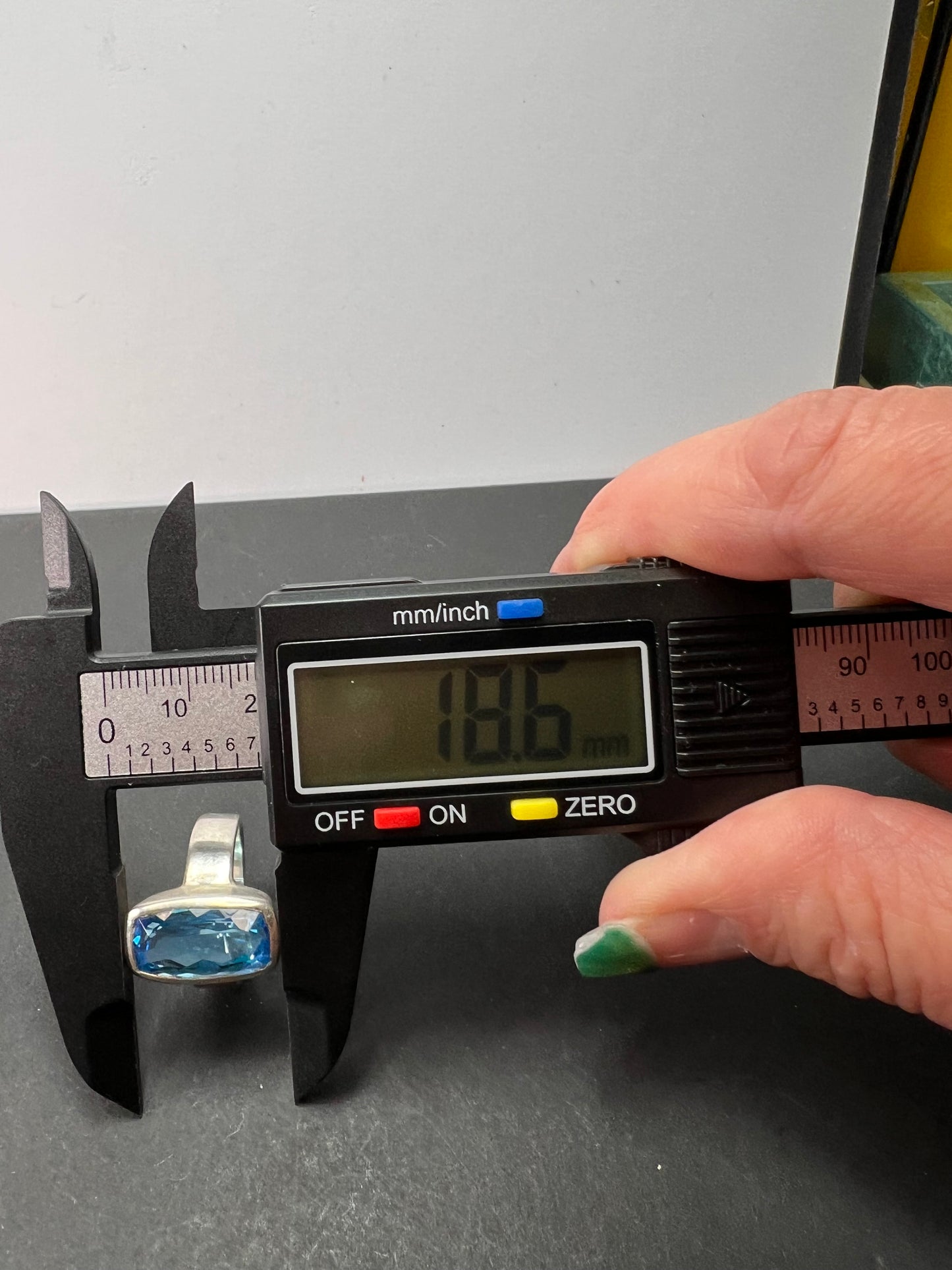 NEW size 8 Swiss blue topaz sterling silver ring size 8.17 grams