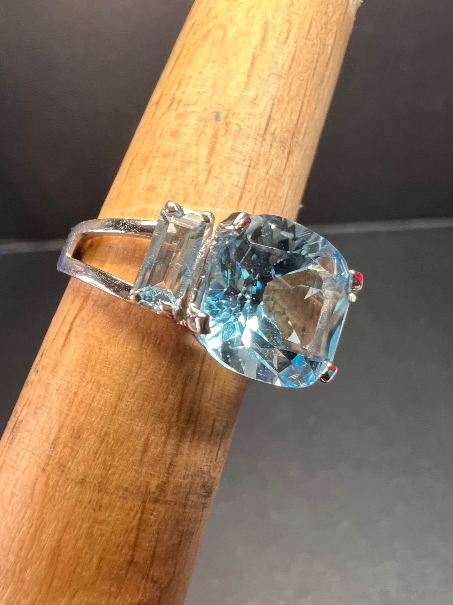 Vintage sky and Swiss blue topaz sterling silver ring size 7