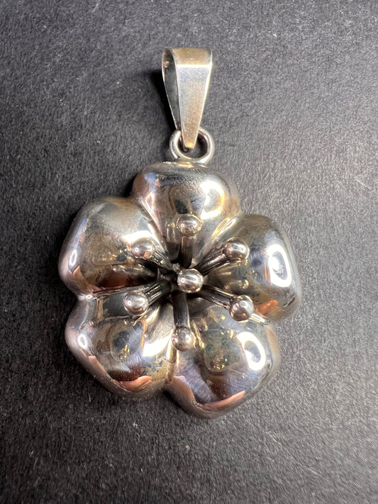 Vintage Taxco sterling silver floral pendant