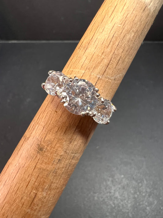Vintage 3 stone CZ sterling silver ring size 7