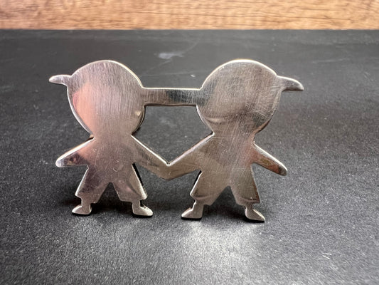 Vintage 925 sterling silver kids holding hands pin