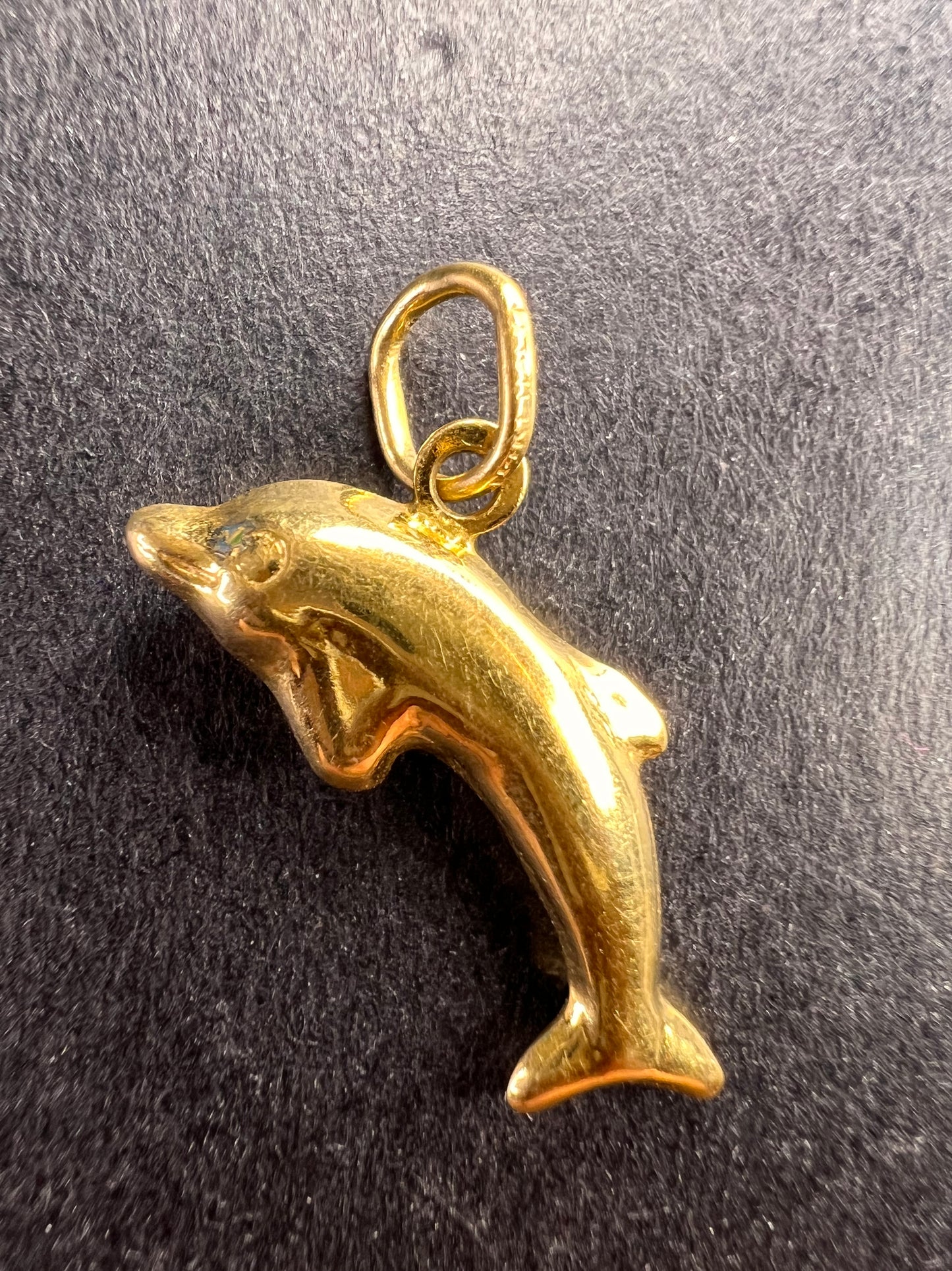 Vintage 14k gold Italian dolphin pendant
