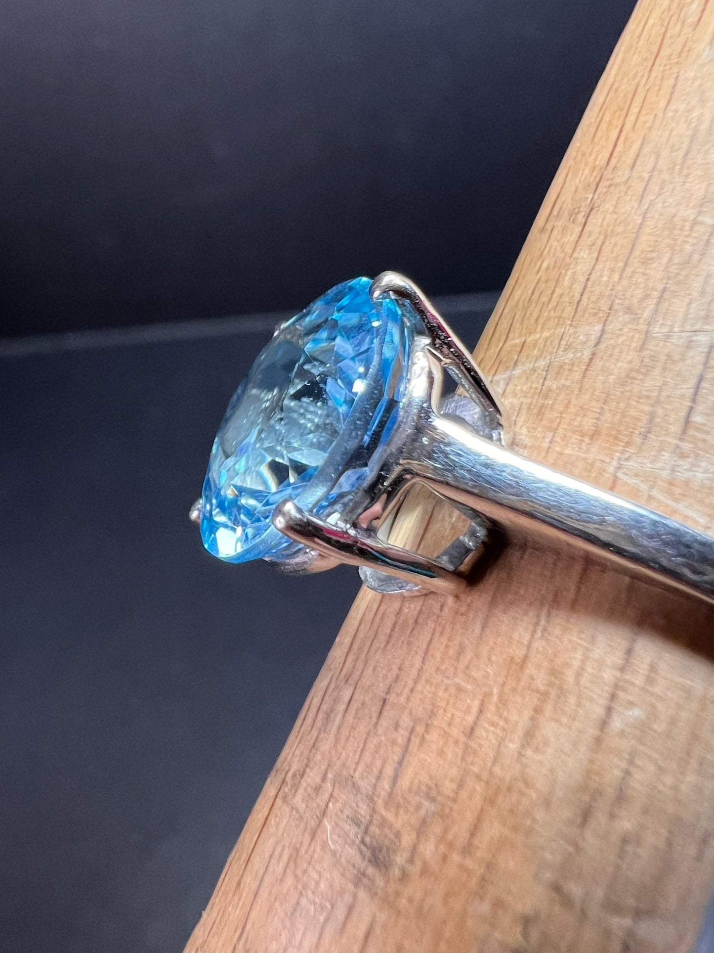 Vintage blue topaz solitaire sterling silver ring size 7